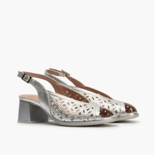 Pitillos
Sandali slingback
con cinturino e
tacco 4,5 cm