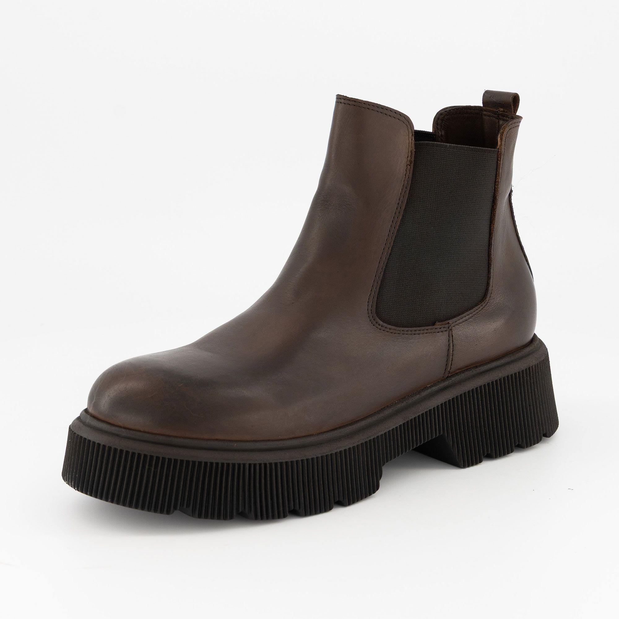 Galieti
Stivali in pelle
con elastici laterali
e tacco 5 cm