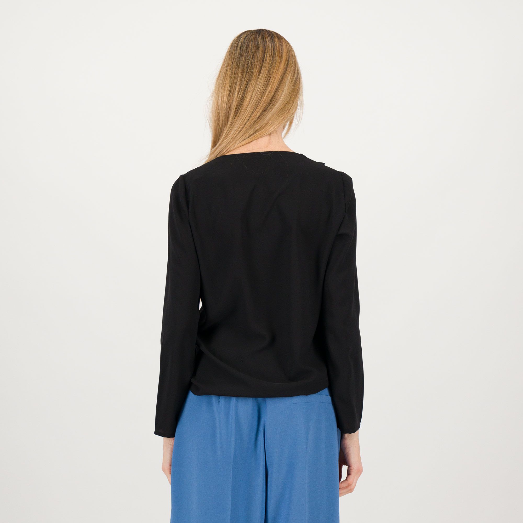 Image of Caterina Lancini Blusa in crêpe de chine con rouches061