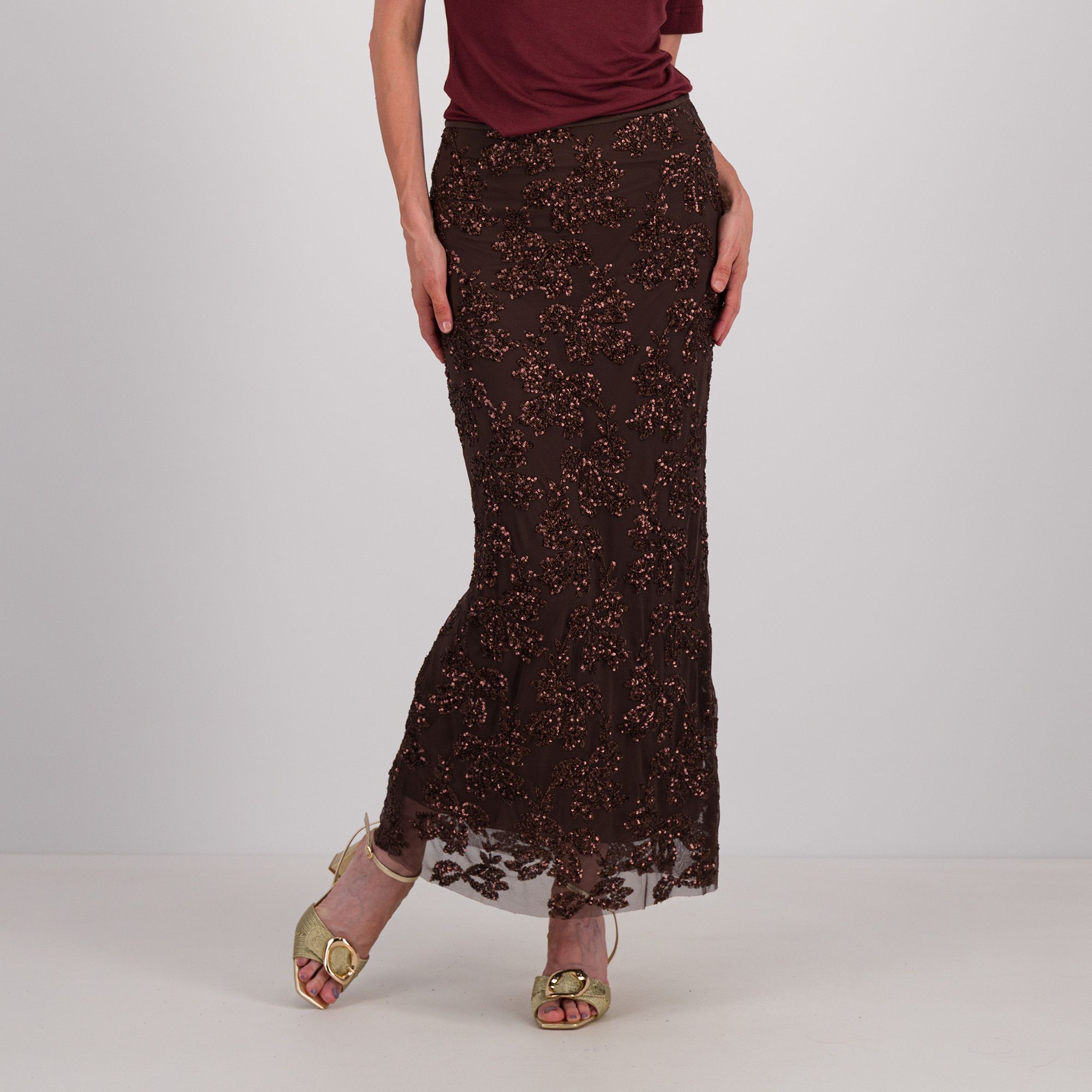 Caterina Lancini
Gonna lunga
con fiori
in paillettes