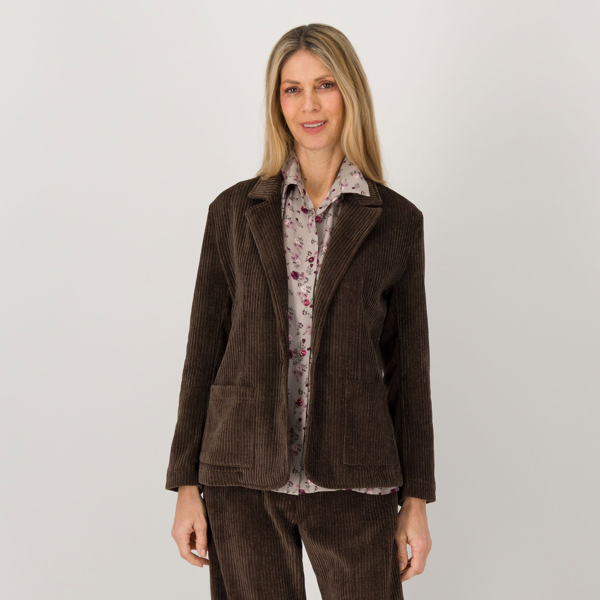 M’ama
Giacca in velluto
a coste
elasticizzato