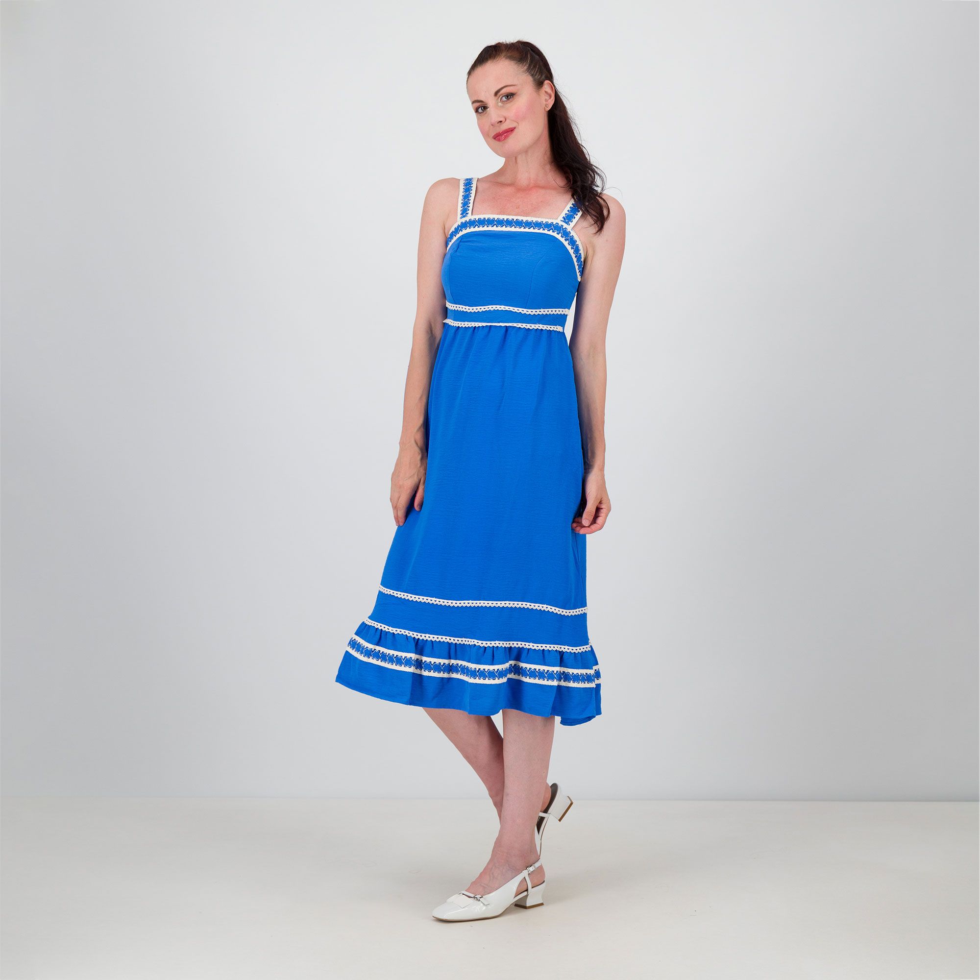 Nina Leonard
Abito midi
prendisole
smanicato