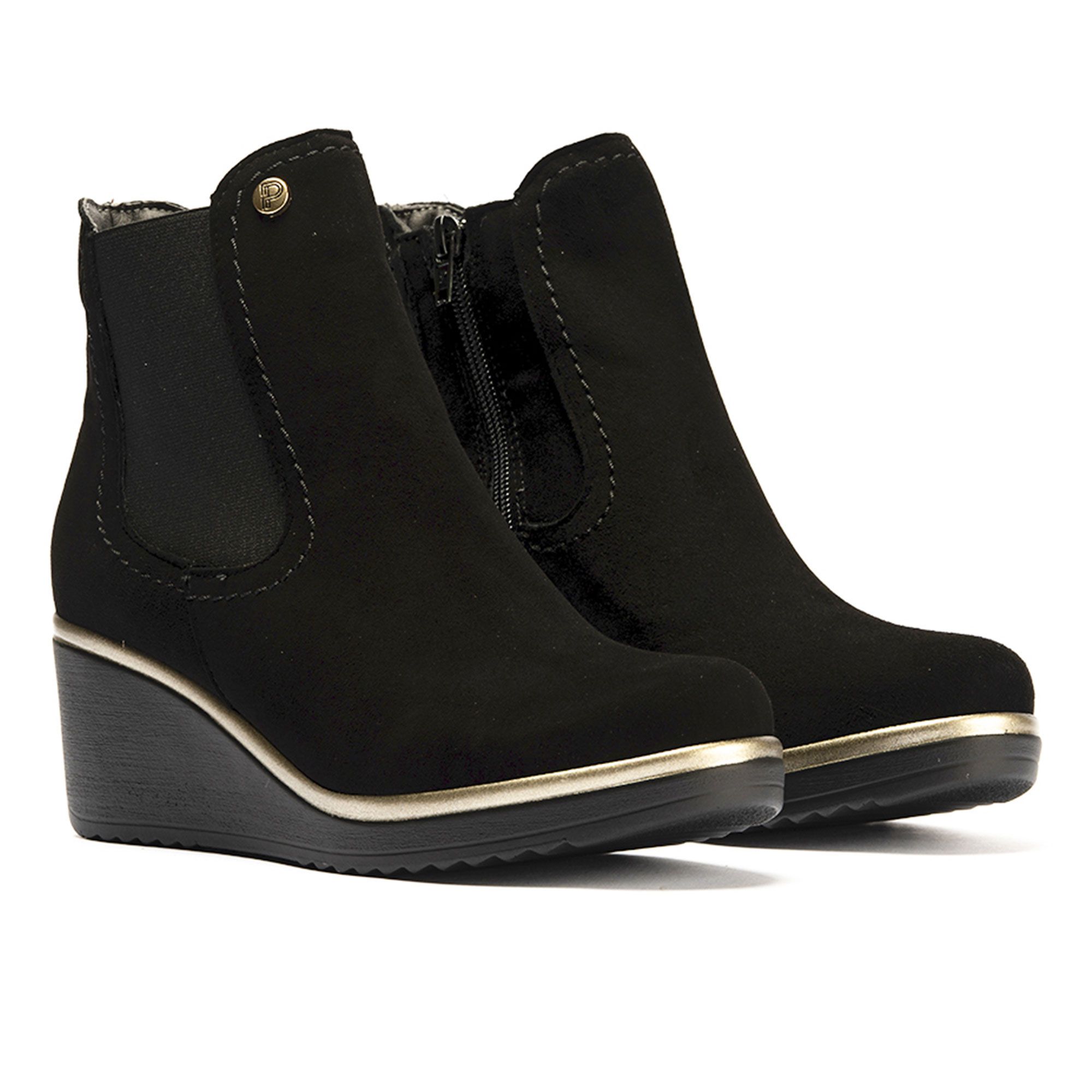 Pitillos
Stivaletti in pelle
scamosciata
con zeppa 6cm