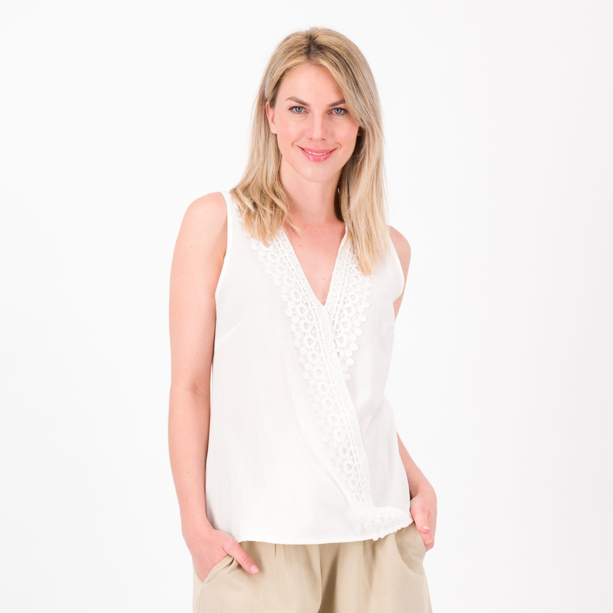 Image of M’ama Top incrociato in tela 100% cotone Applicazione macramé Made in Italy061