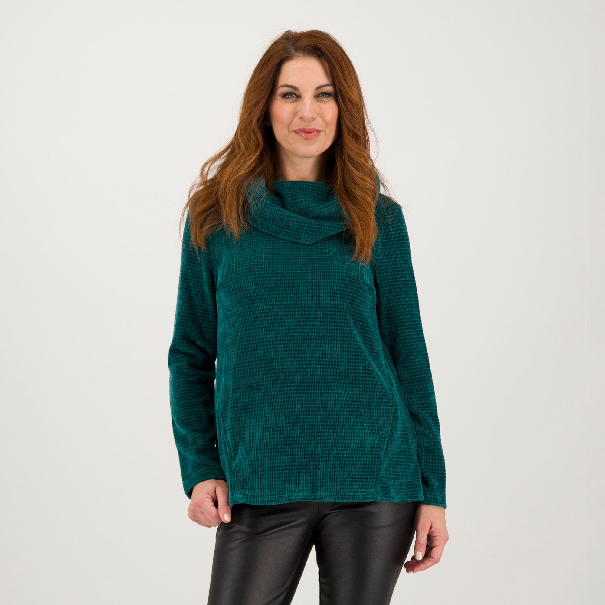 Nina Leonard
Maglione in ciniglia
con collo a ciambella