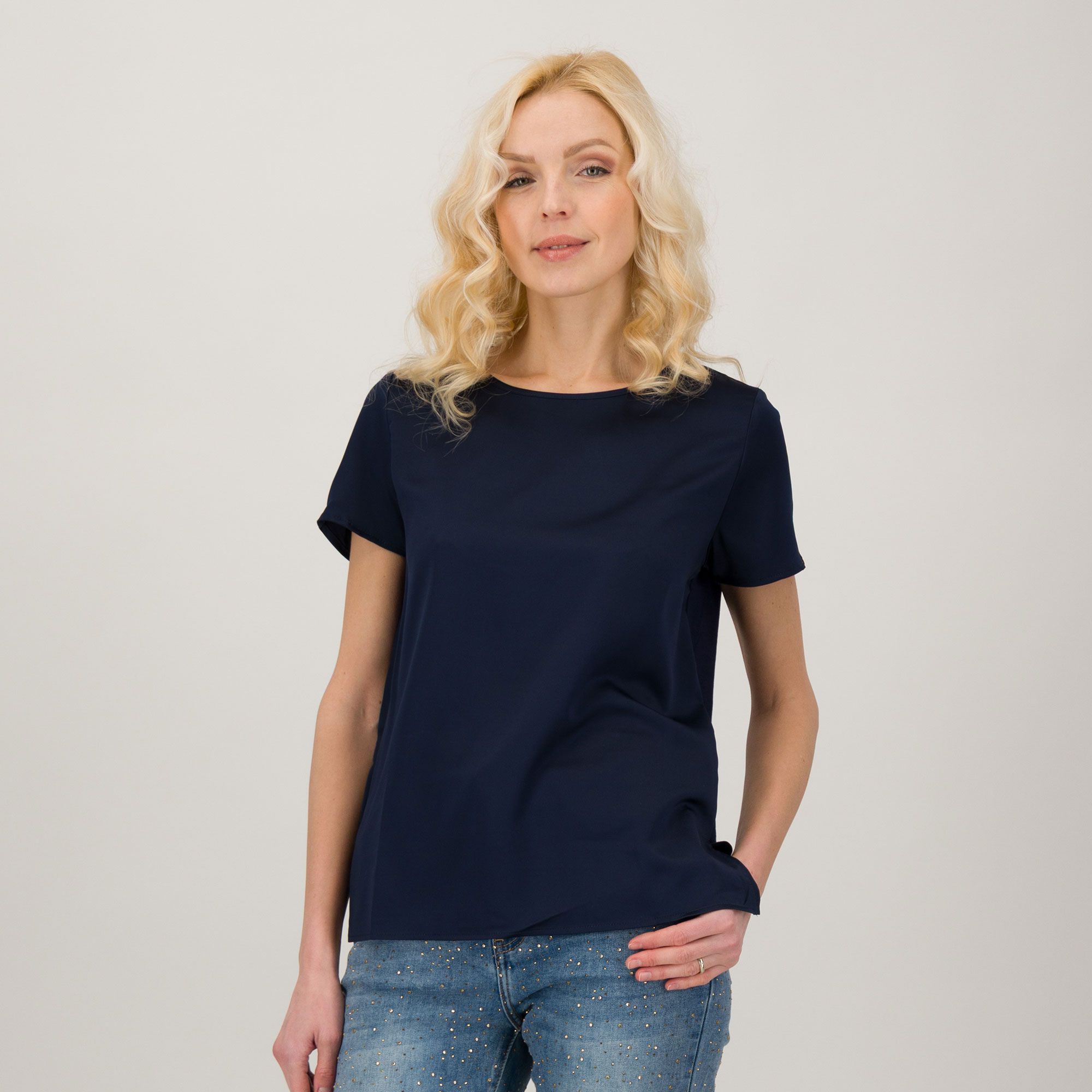 oltre
T-shirt bimaterica
a maniche corte