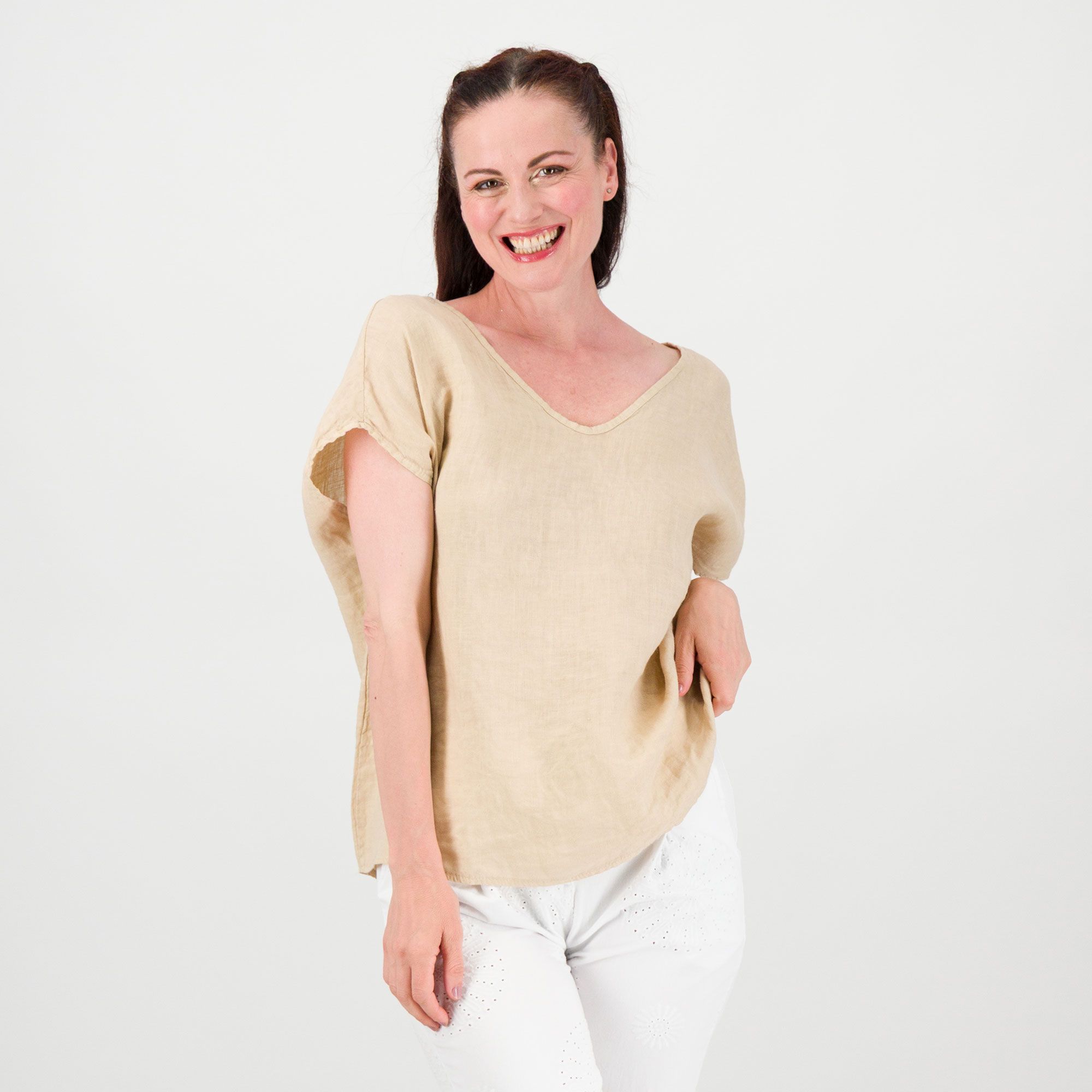 Enjoy
Maglia in lino
con scollo a V