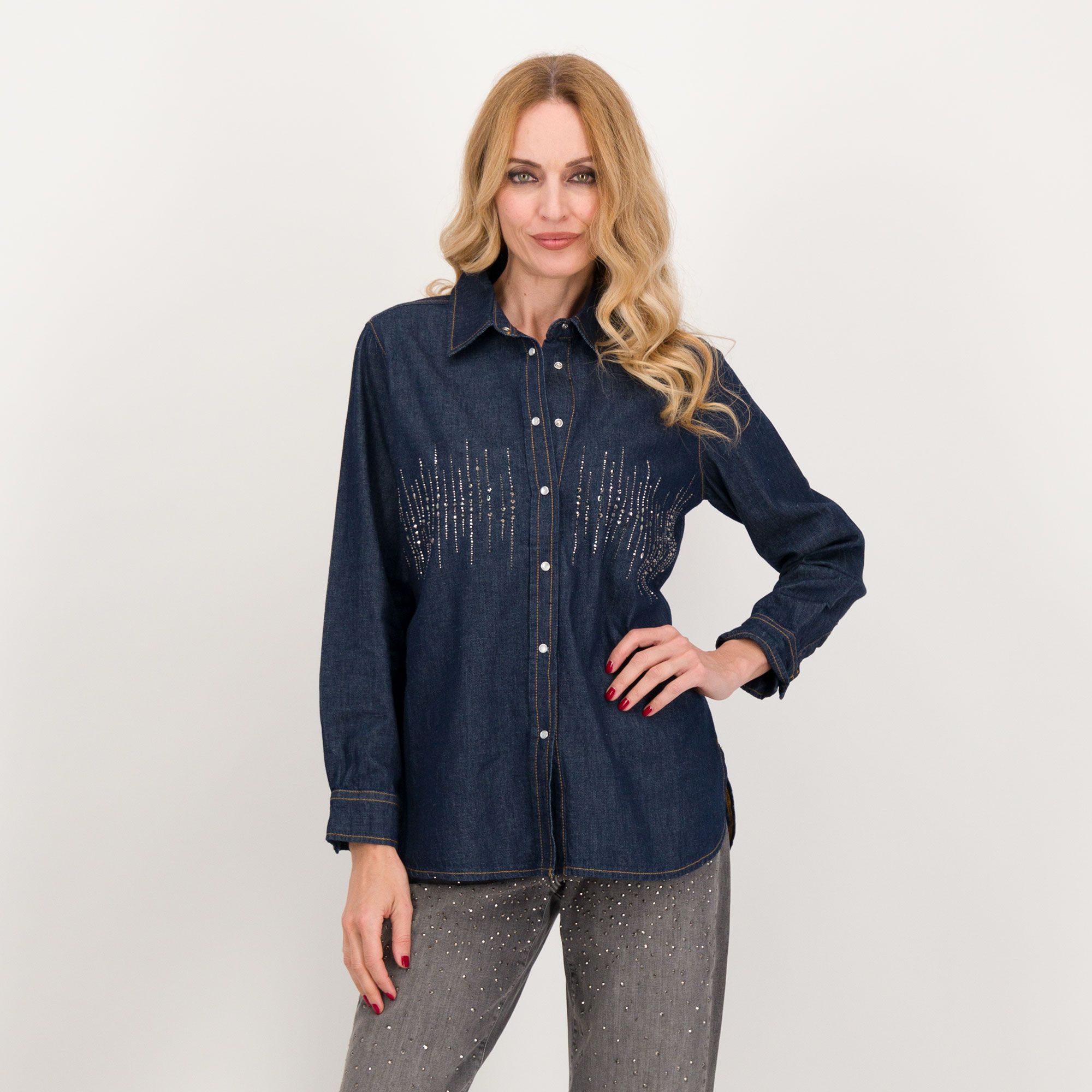 oltre
Camicia con strass
in denim di cotone
scuro