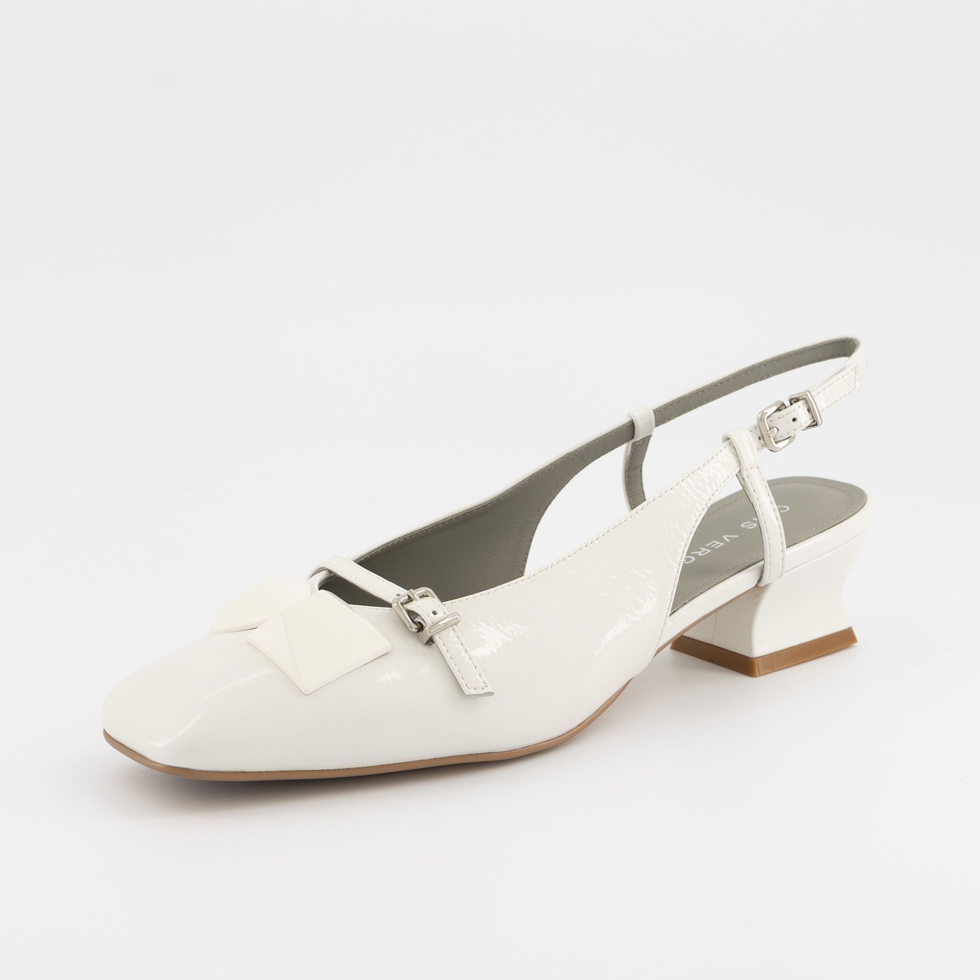 Cris Vergré
Scarper slingback in
pelle effetto vernice
con cinturino 
e tacco 4,5 cm