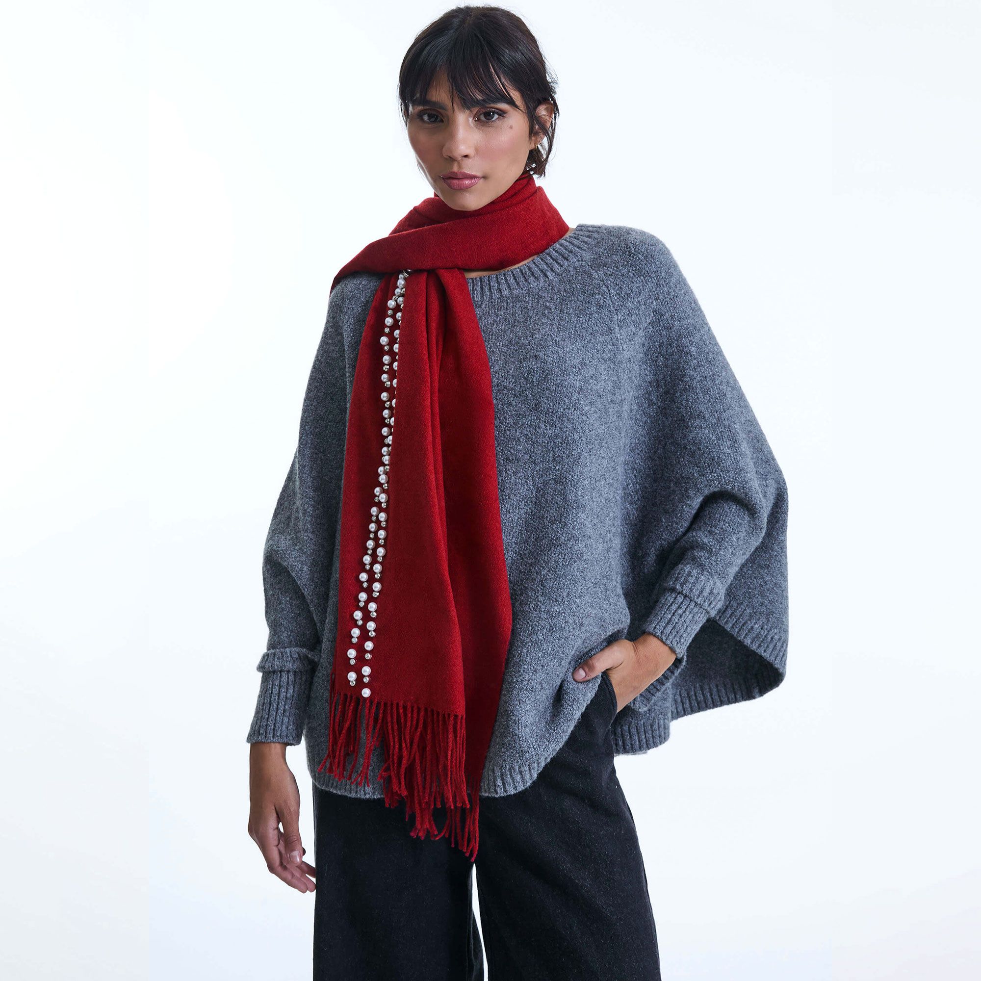 James Lakeland
Stola con perle,
strass e frange