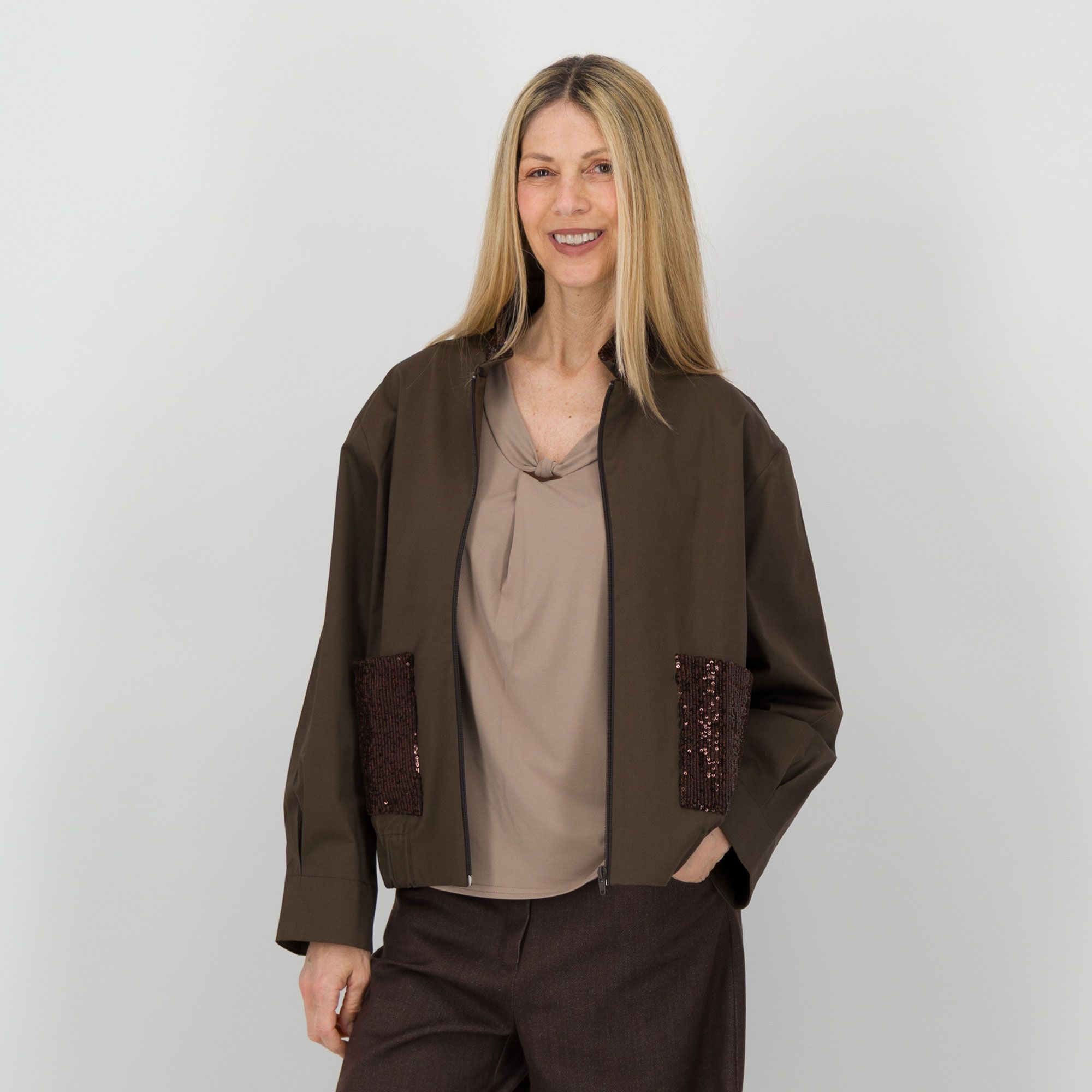 Caterina Lancini
Giubbino a maniche
lunghe con paillettes