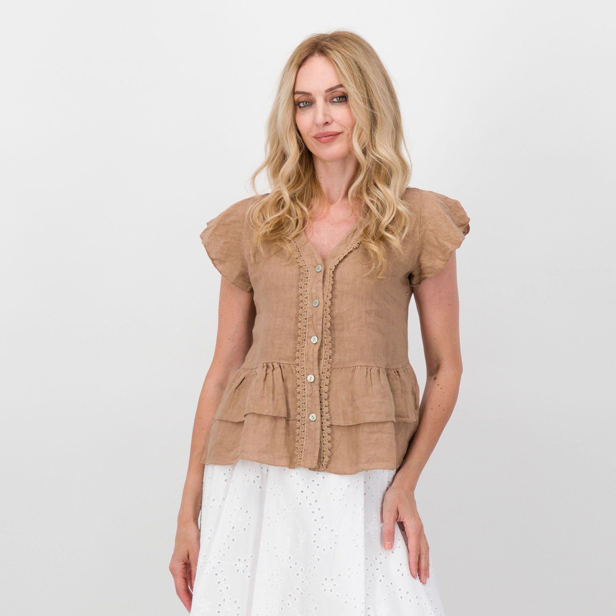 Enjoy
Camicia smanicata
in lino con balze