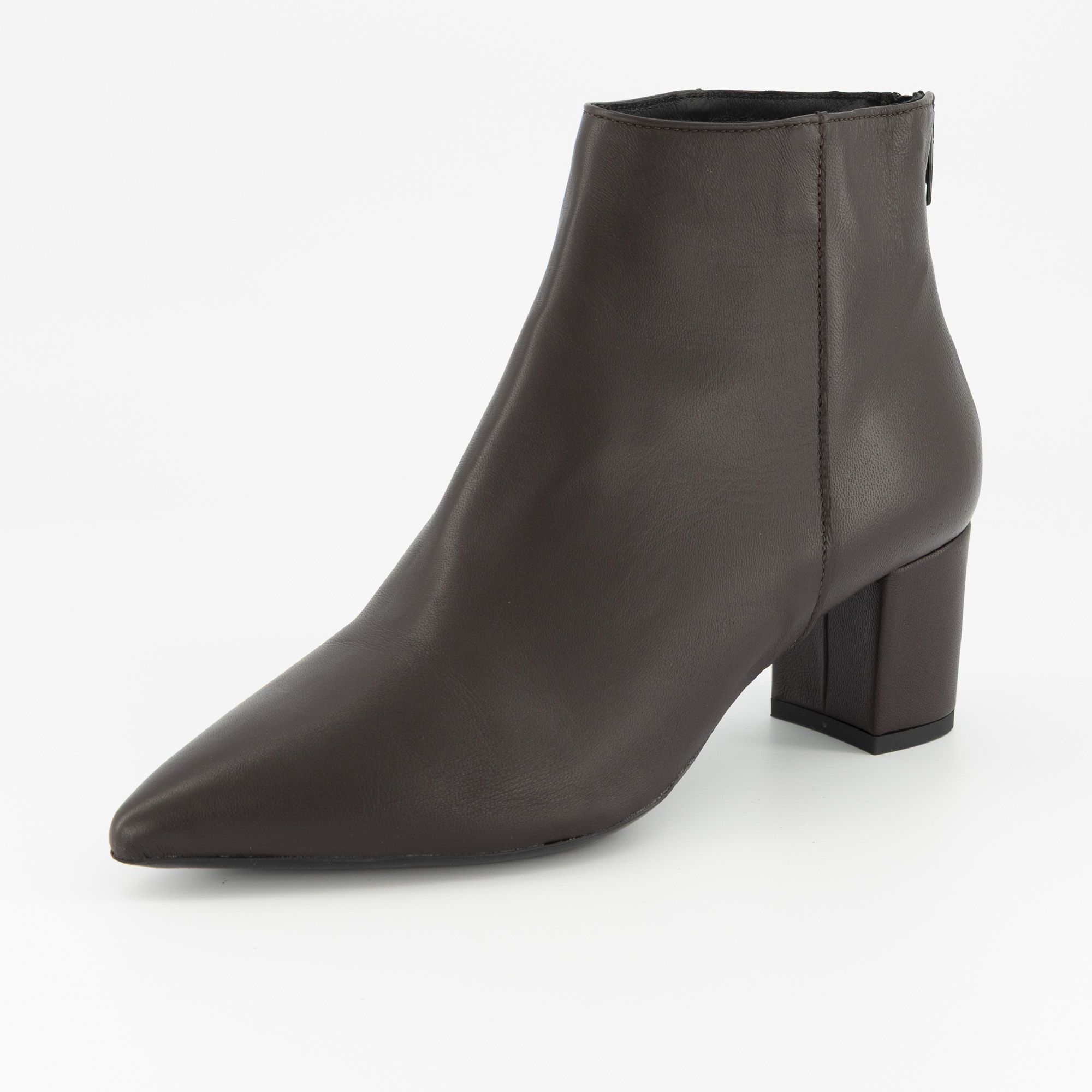 Soffice Sogno
Stivaletti in pelle
con zip posteriore
tacco 6 cm
