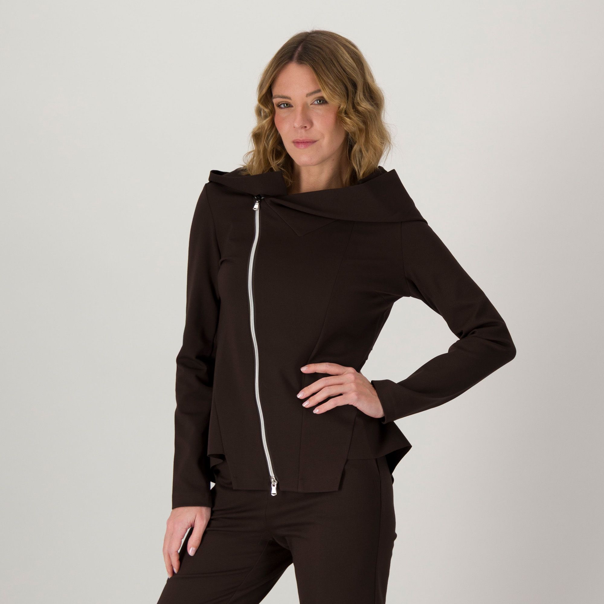 Caterina Lancini
Giacca full zip
in punto Milano
con cappuccio