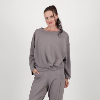 Lucrezia Sciortino
Felpa in modal touch
con scollo a barca