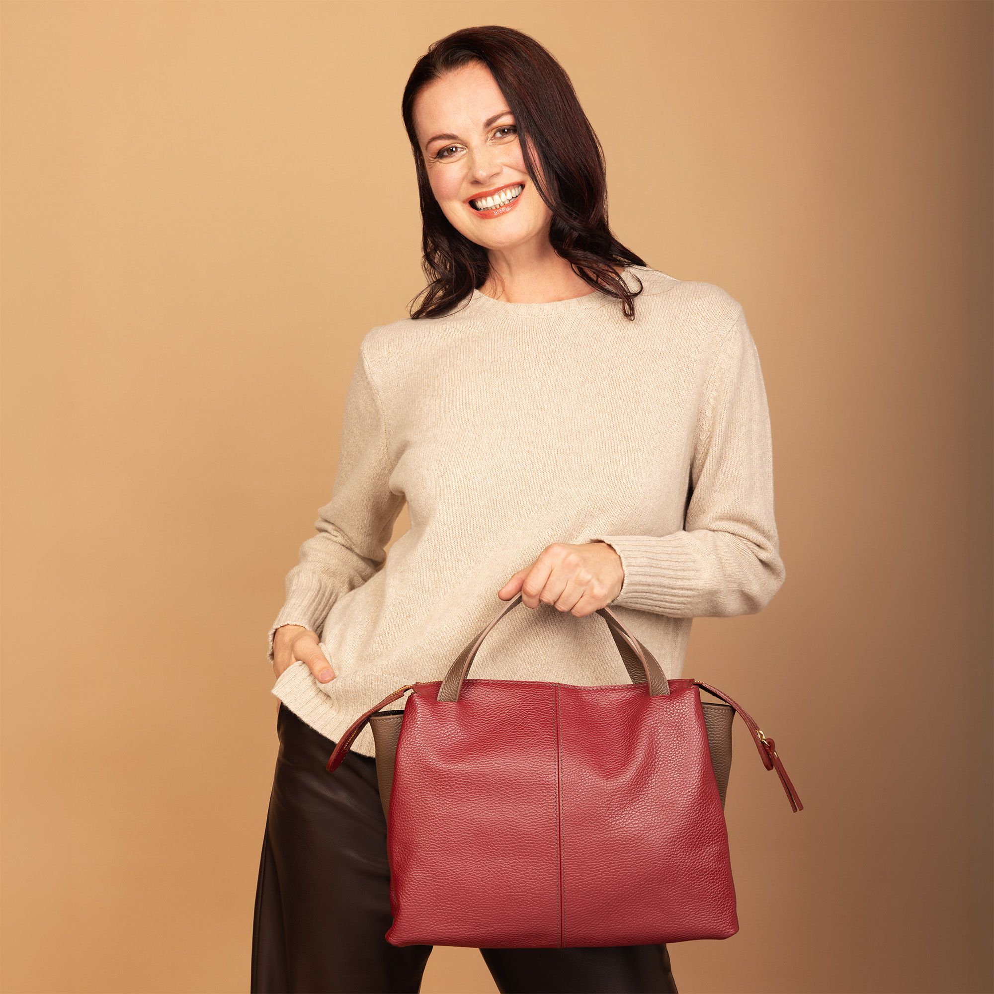 Le Corone Bags
Lady B Borsa a mano
in pelle bicolore