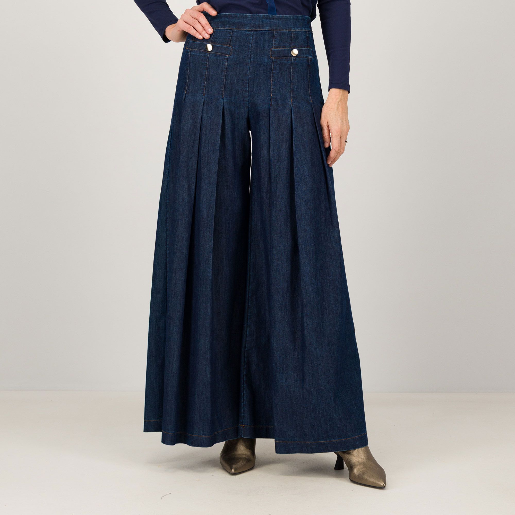 Palazzo Moda
Pantagonna in jeans
con pince