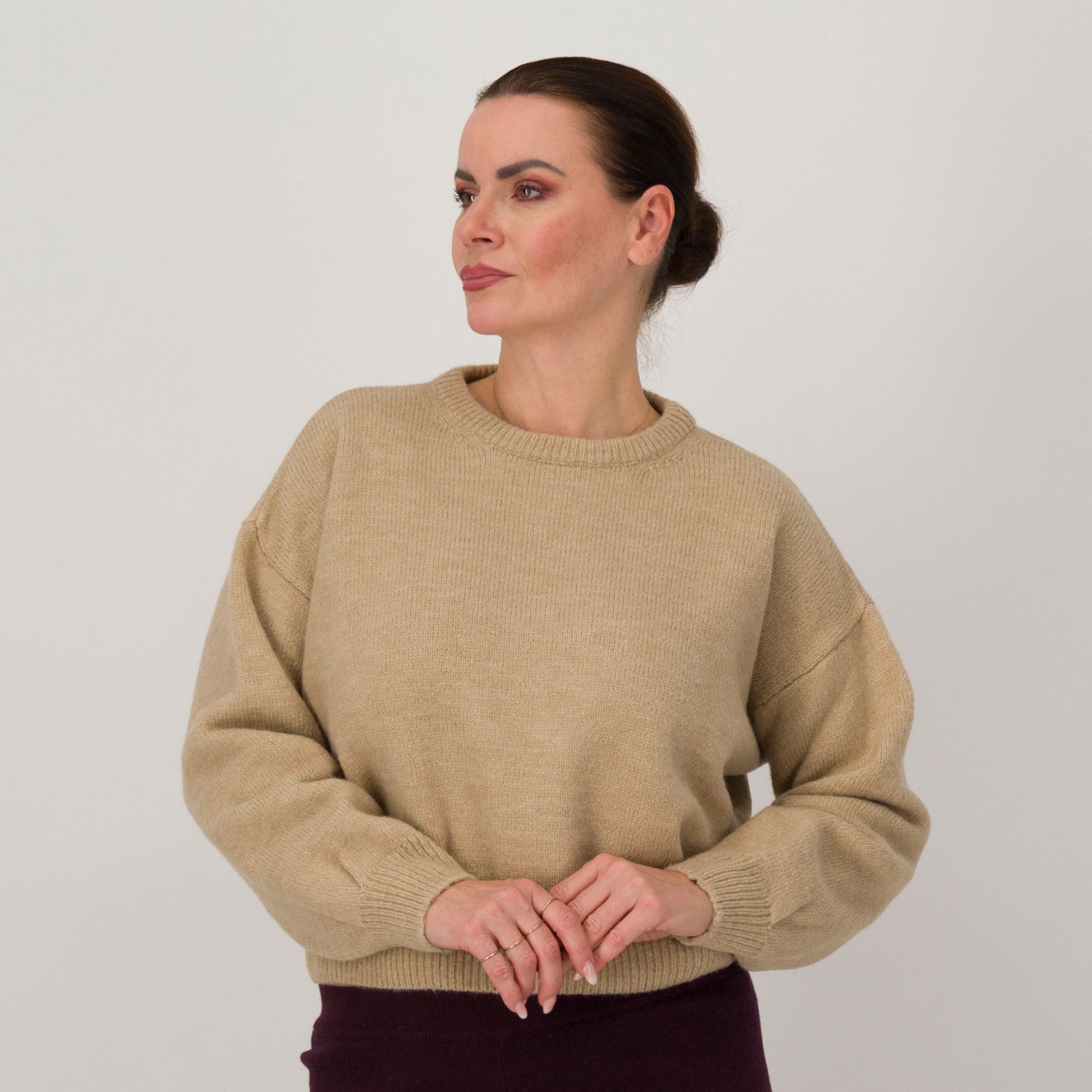 Hekla & Co
Maglione girocollo
con lana e profili
a coste