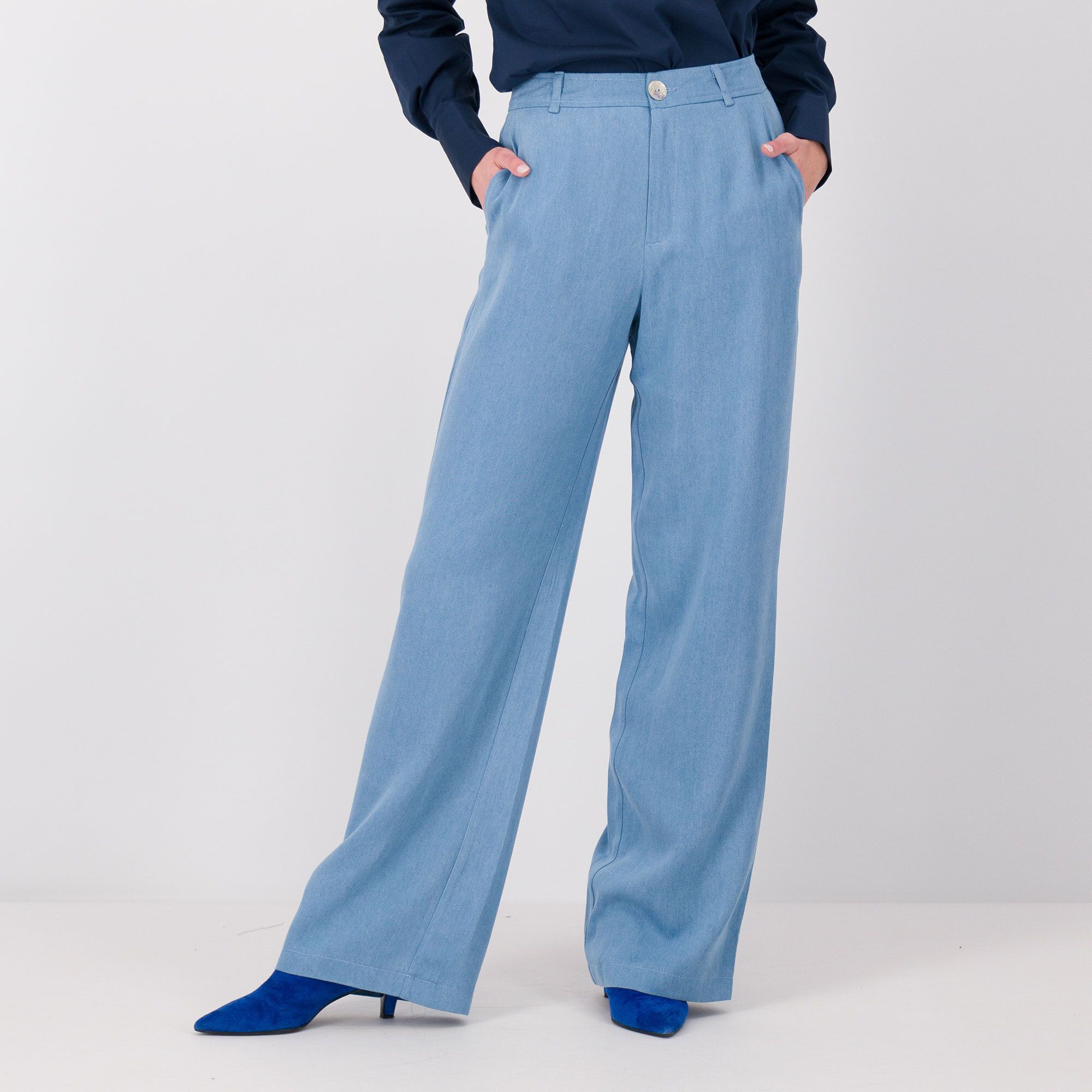 Image of SottoMarino Pantaloni in jeans con bottone in madreperla061