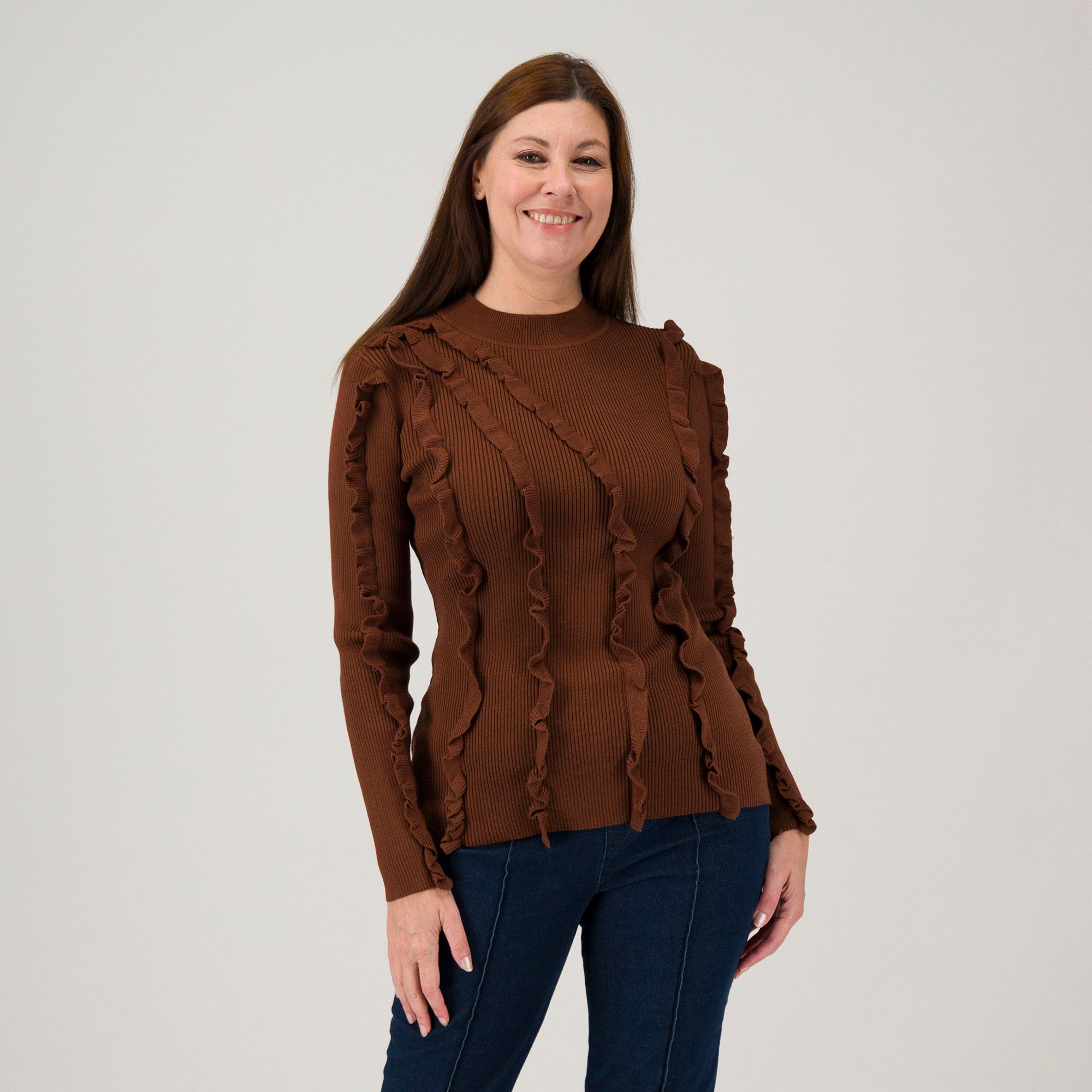 Nina Leonard
Maglia girocollo
in tessuto a coste
con volant