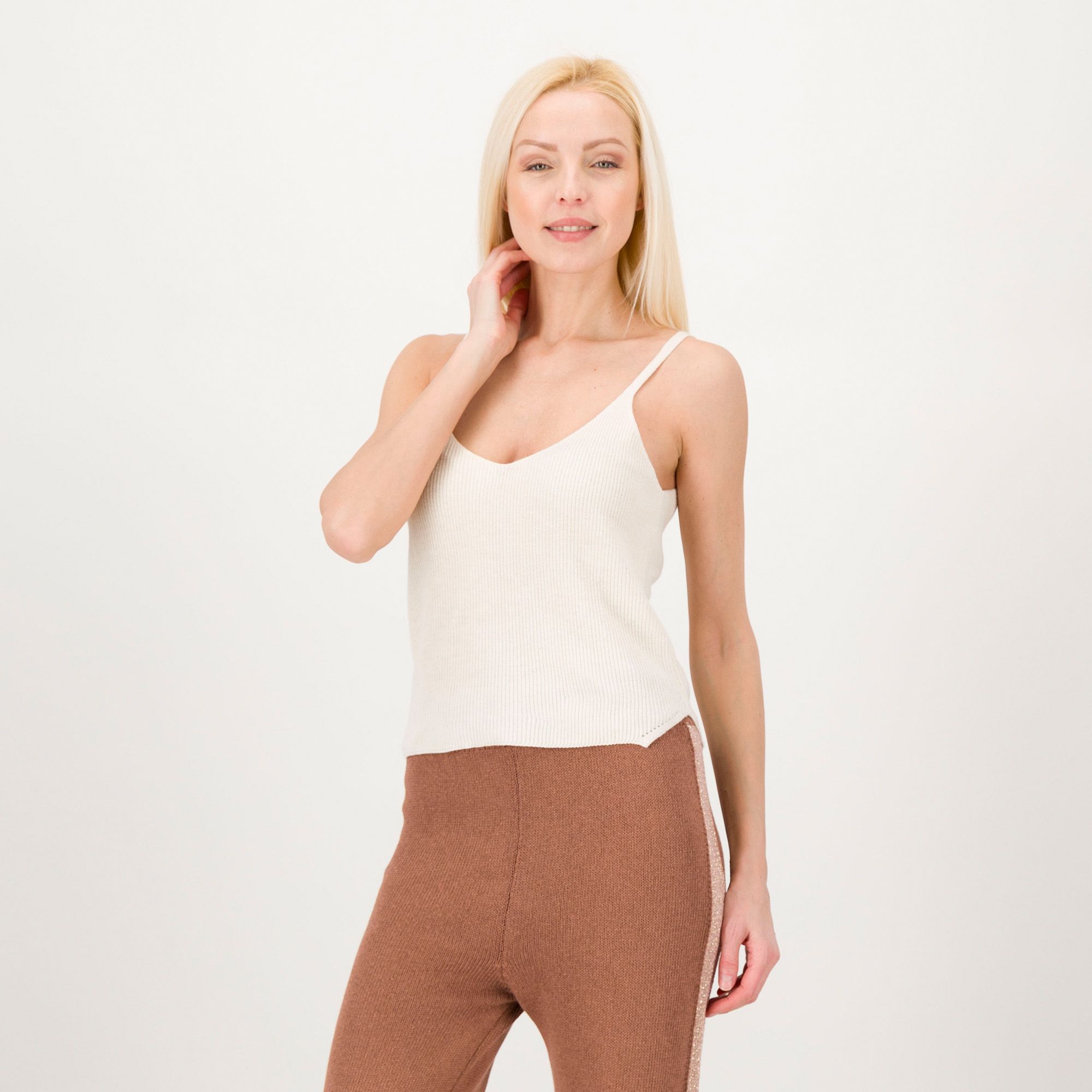 Enjoy Tricot
Canotta in filato
misto cotone