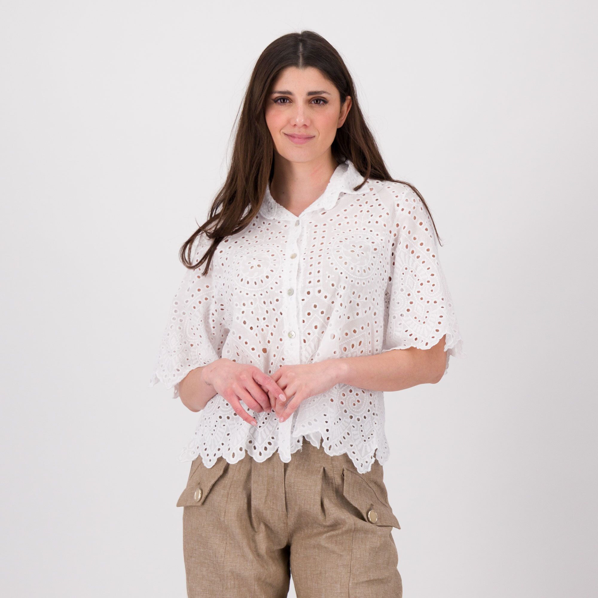 Image of Mood Atelier Camicia iin cotone sangallo con maniche al gomito061