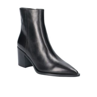 Le Serpentini
Stivaletti in pelle
a punta con zip
e tacco 7 cm