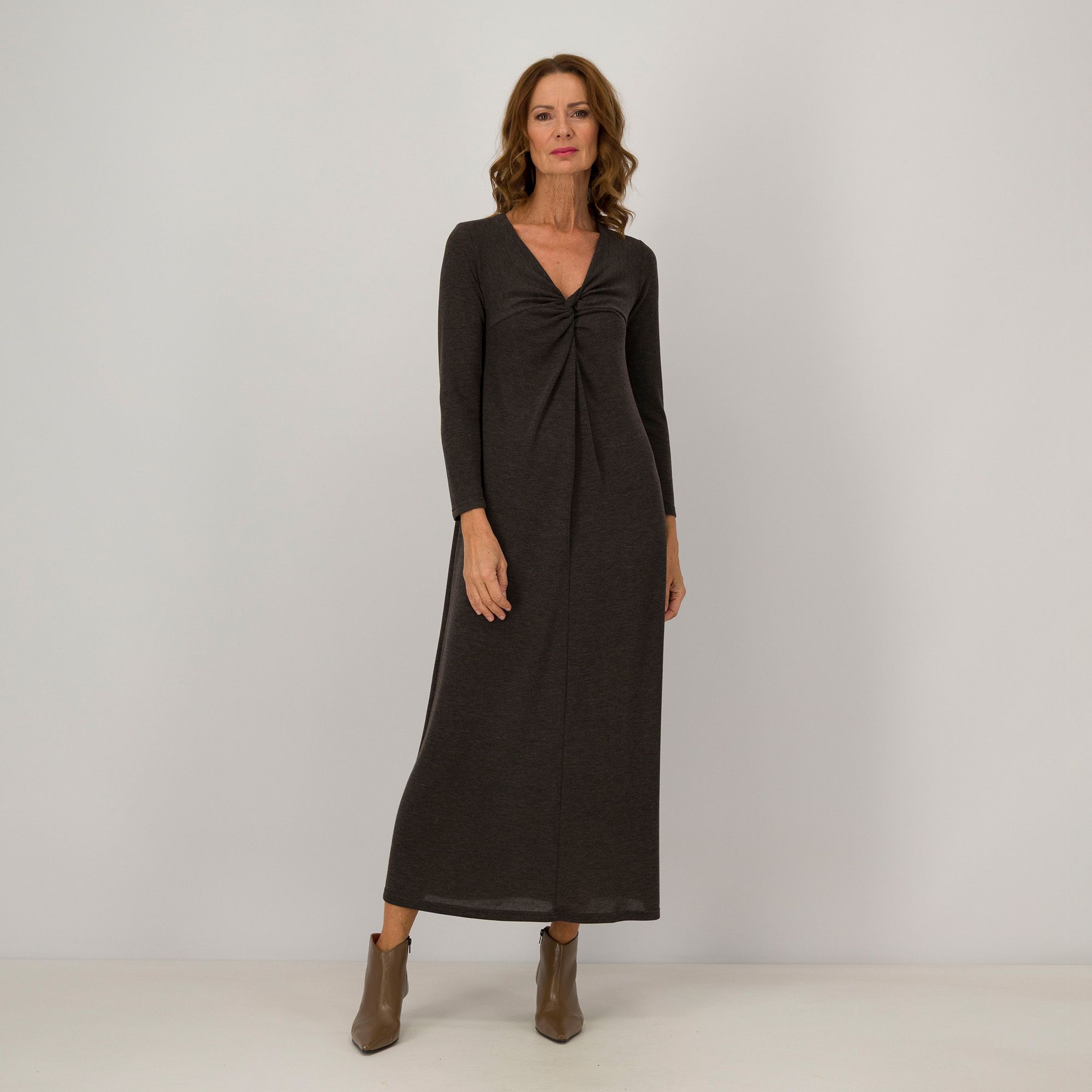 Caterina Lancini
Abito lungo scollo
a V con nodo