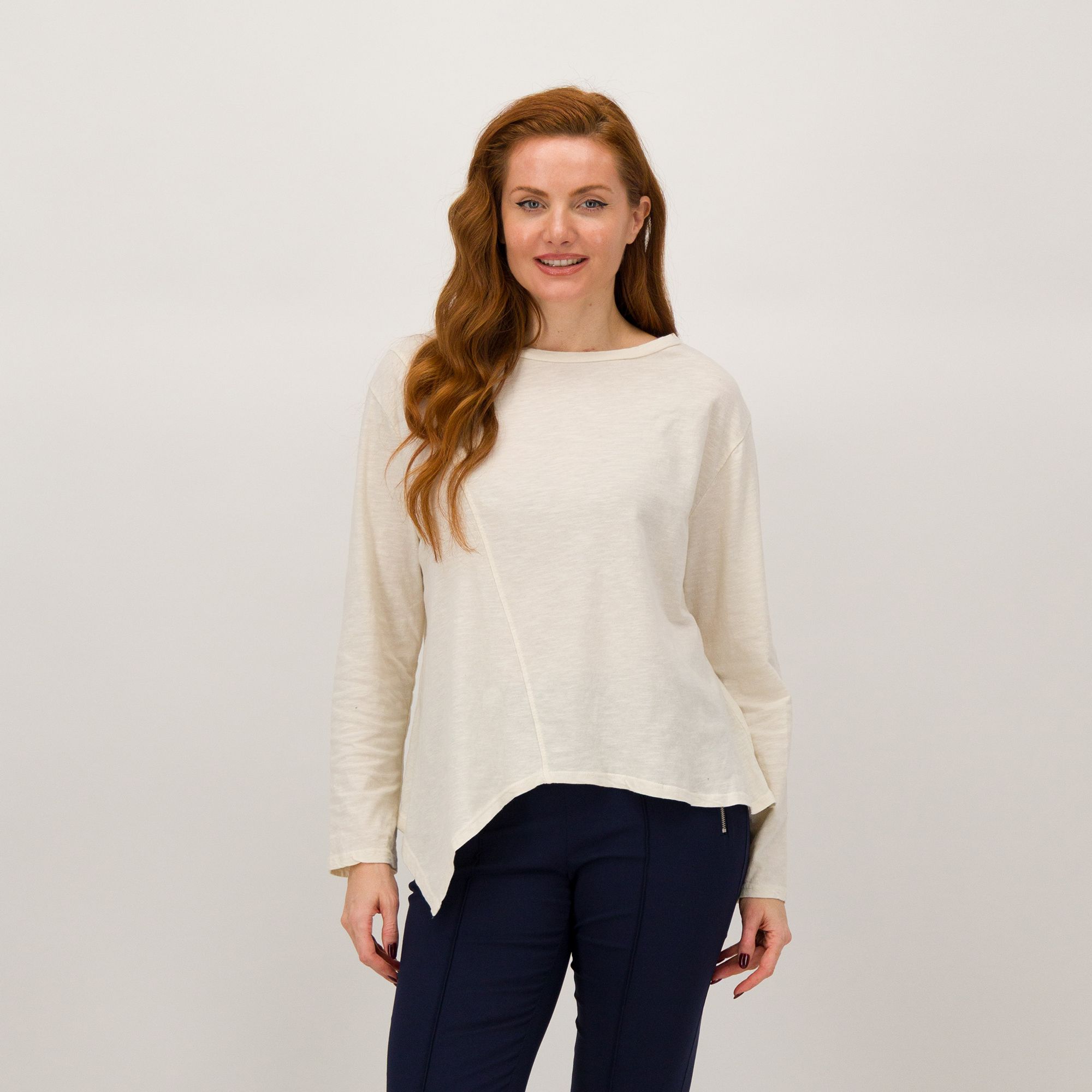 Lucrezia Sciortino  
Maglia con scollo
tondo in cotone
a maniche lunghe