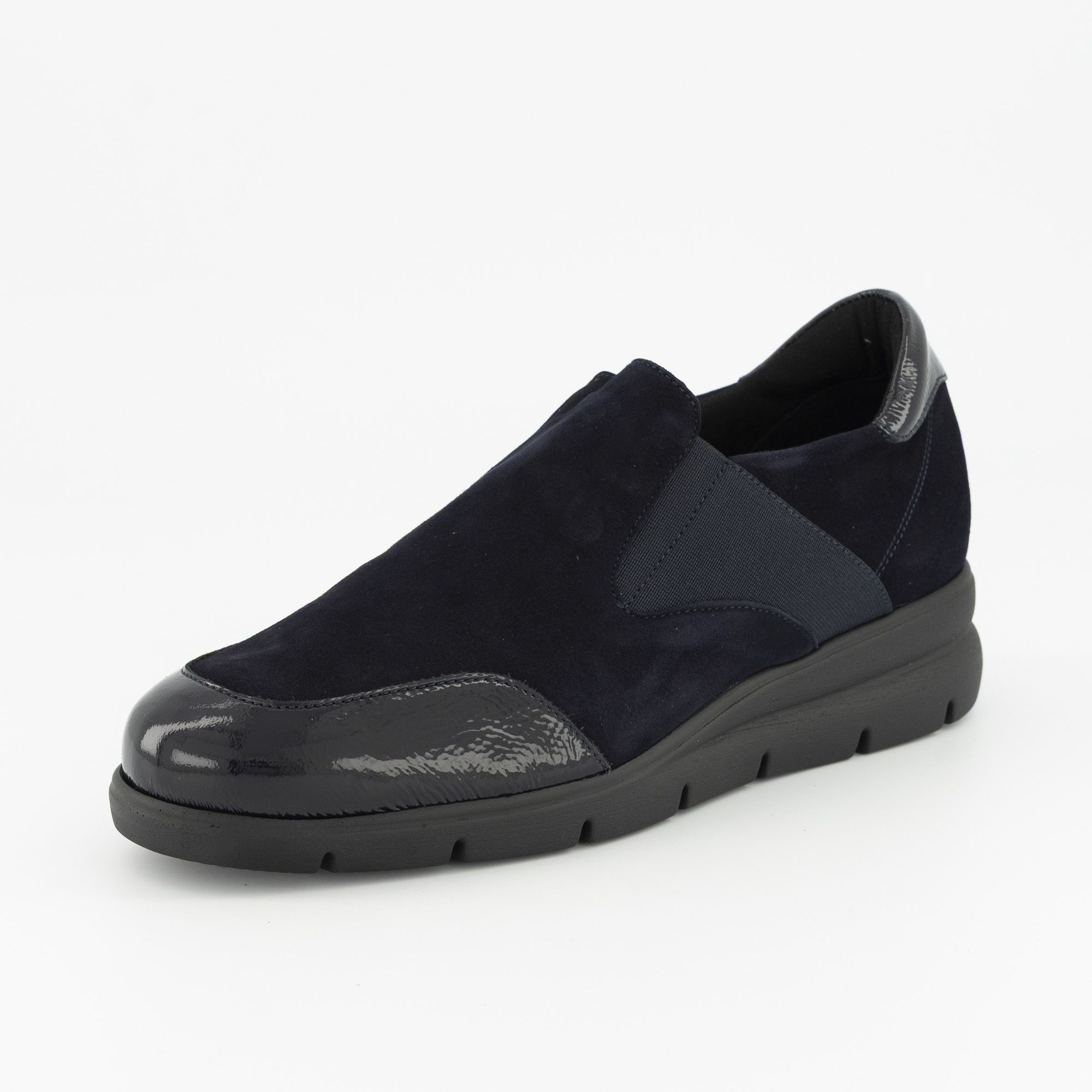 Soffice Sogno
Slip on in pelle
scamociata e naplak
con inserto elastico