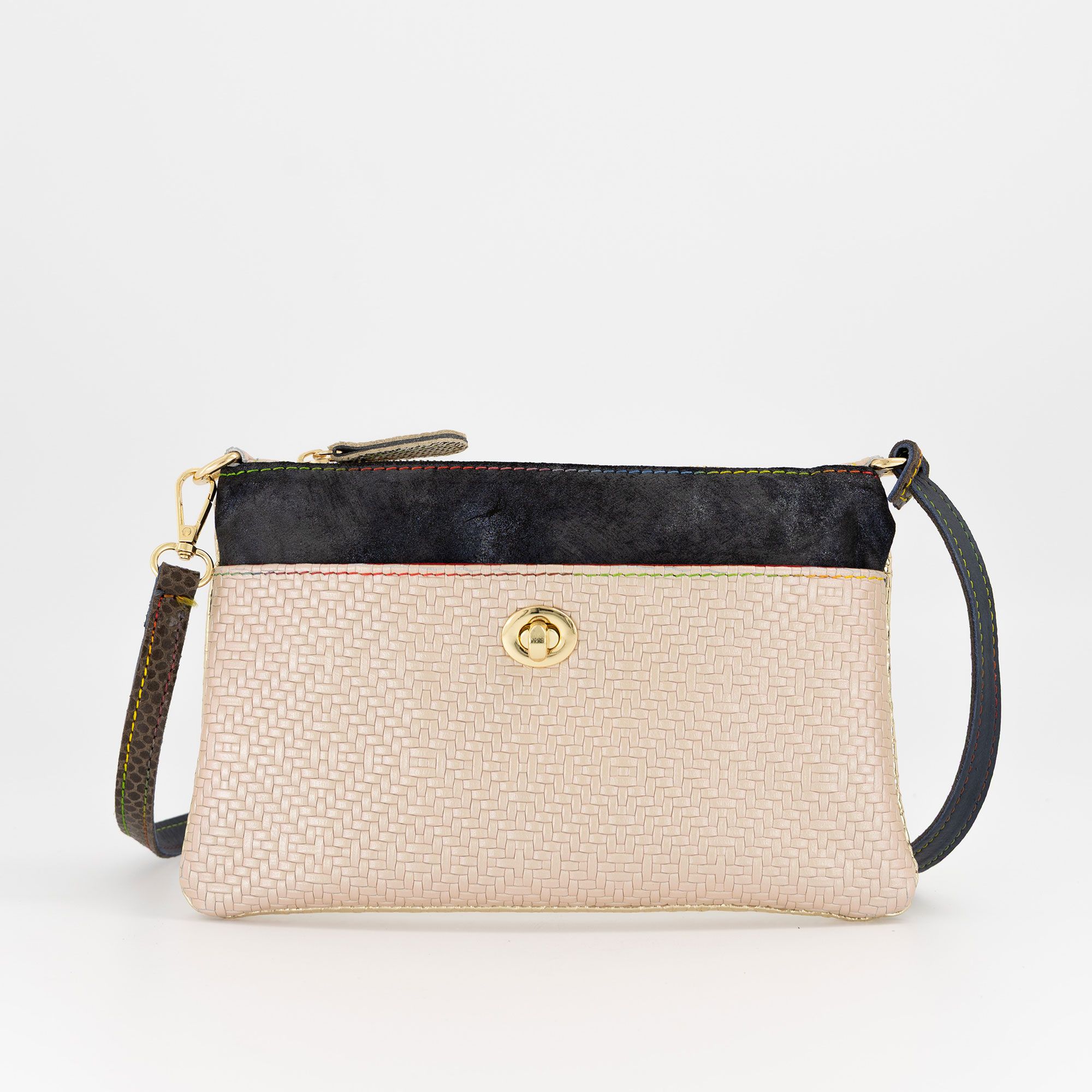 Ebarrito
Pochette in pelle
tracolla regolabile
