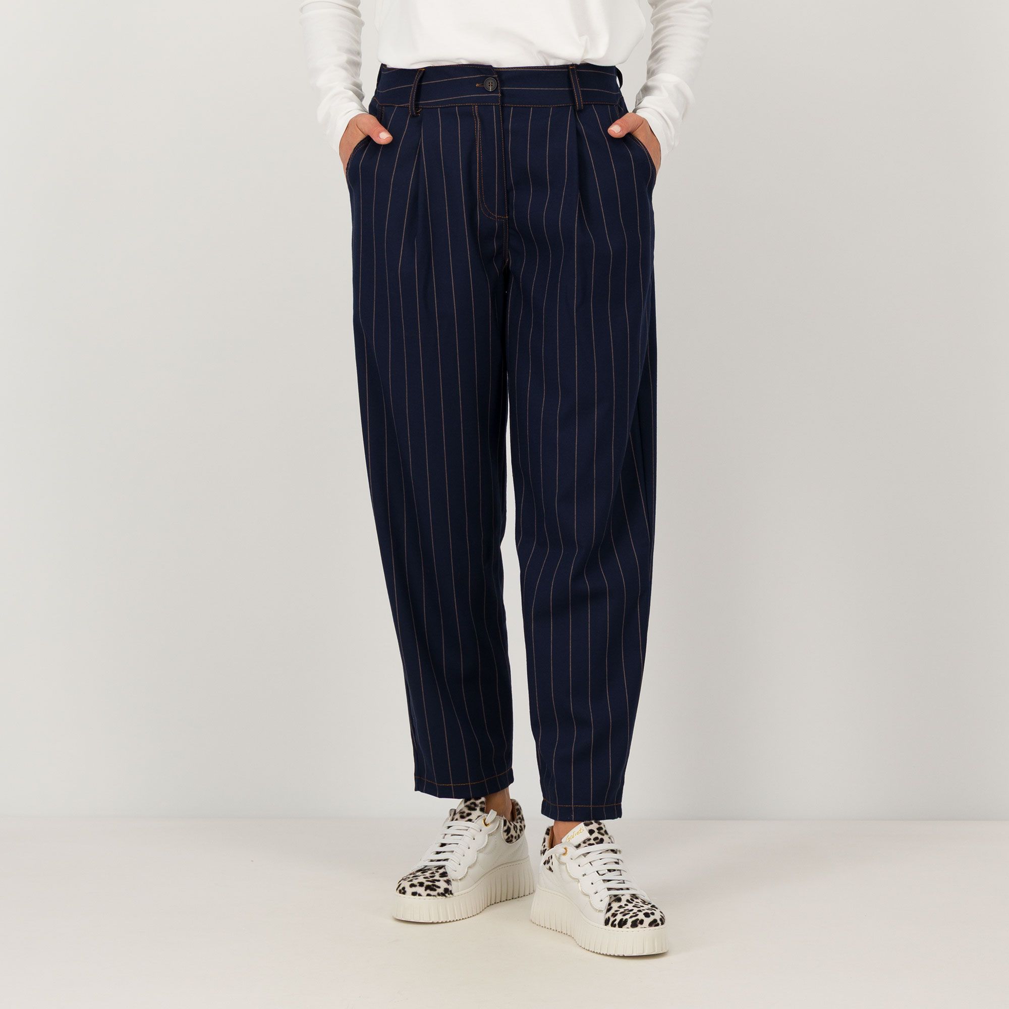 Lucrezia Sciortino
Pantaloni a carota
gessati