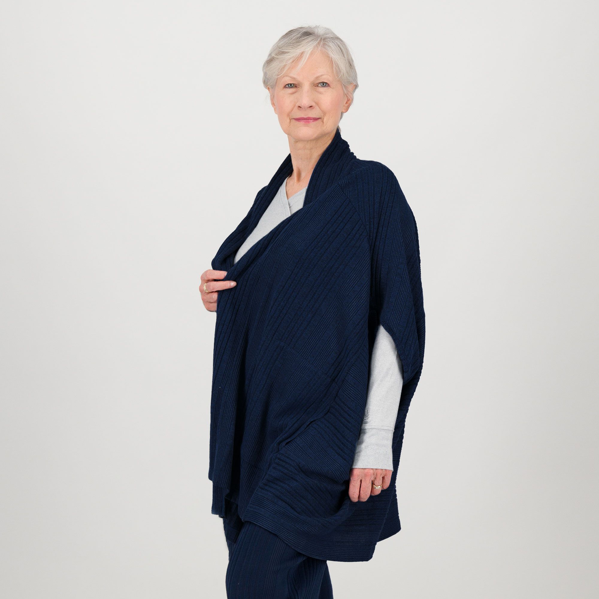 Image of Cuddl Duds Vestaglia in maglia a coste con collo sciallato e tasche061