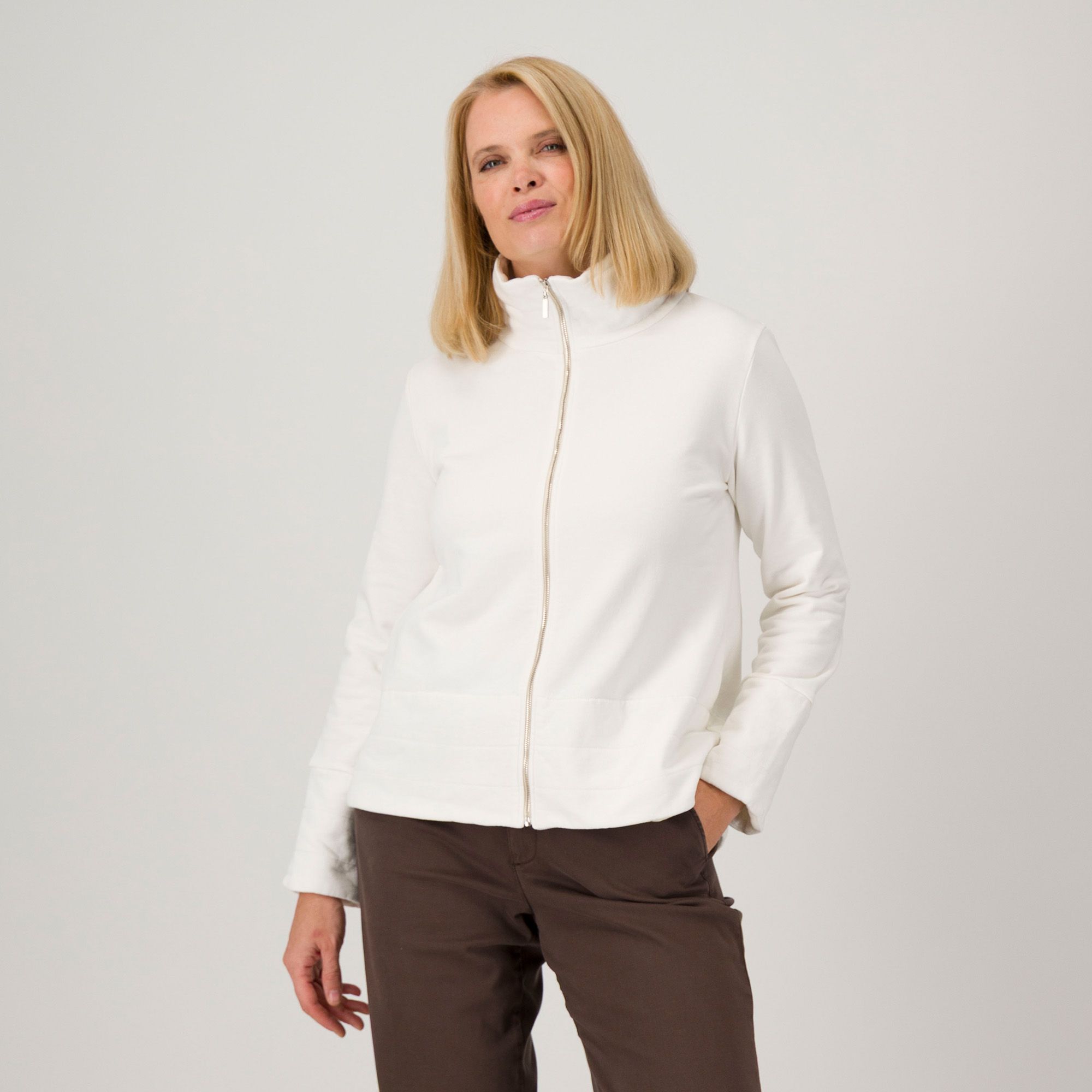 Colour Lab
Felpa in cotone
con zip
e imbottitura