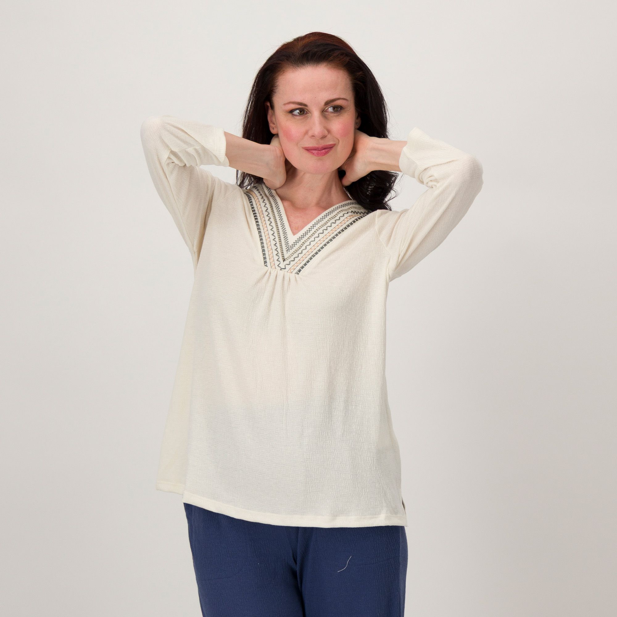 Denim & Co
Blusa scollo a V
in tessuto mosso
con lino