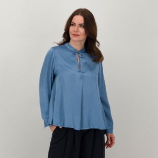 Mood Atelier
Blusa in raso di
maniche lunghe