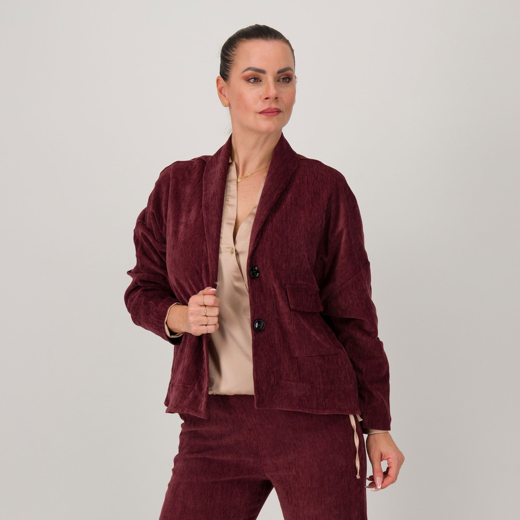 M’ama
Blazer in velluto
fiammato a
maniche lunghe