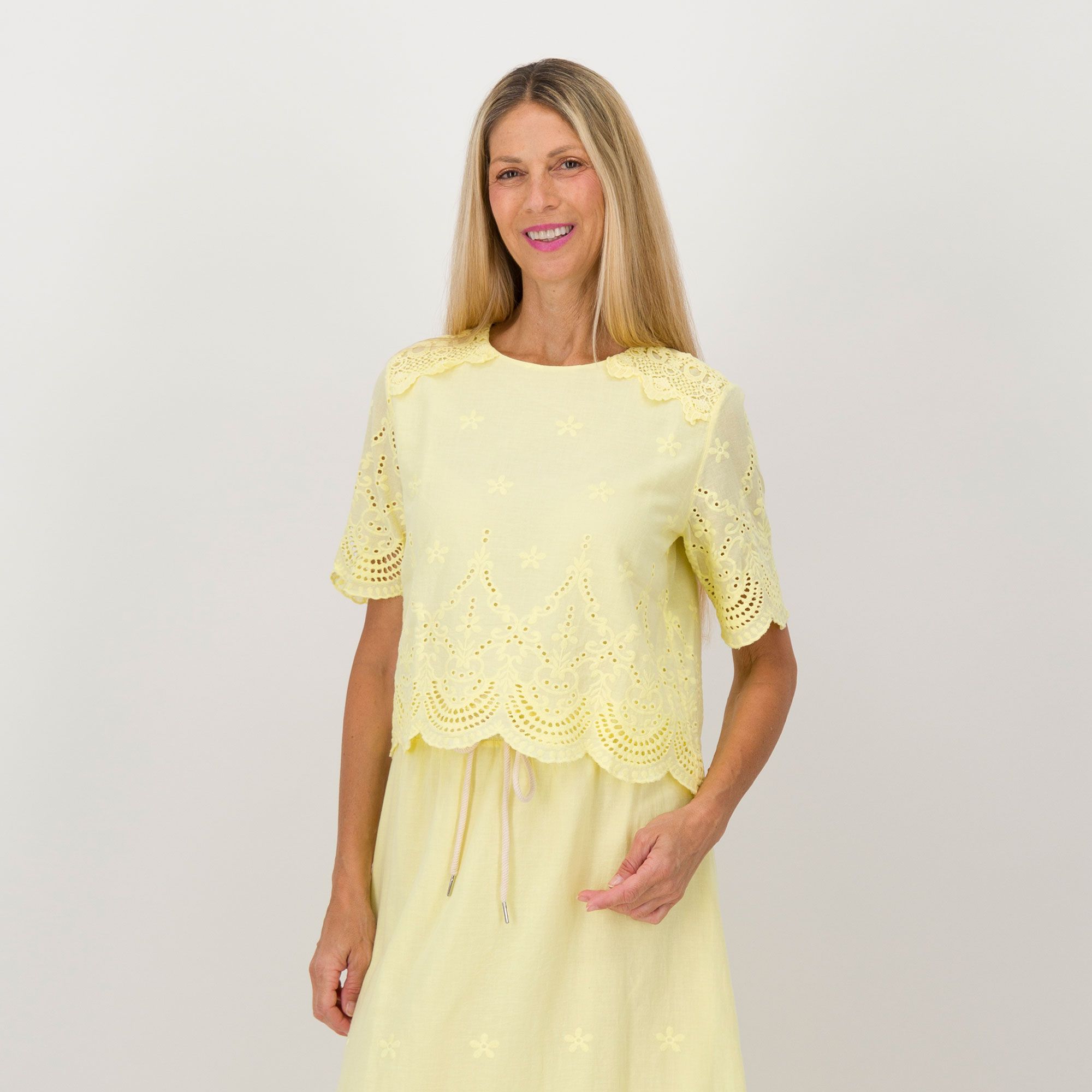 Mood Atelier Blusa in cotone sangallo
