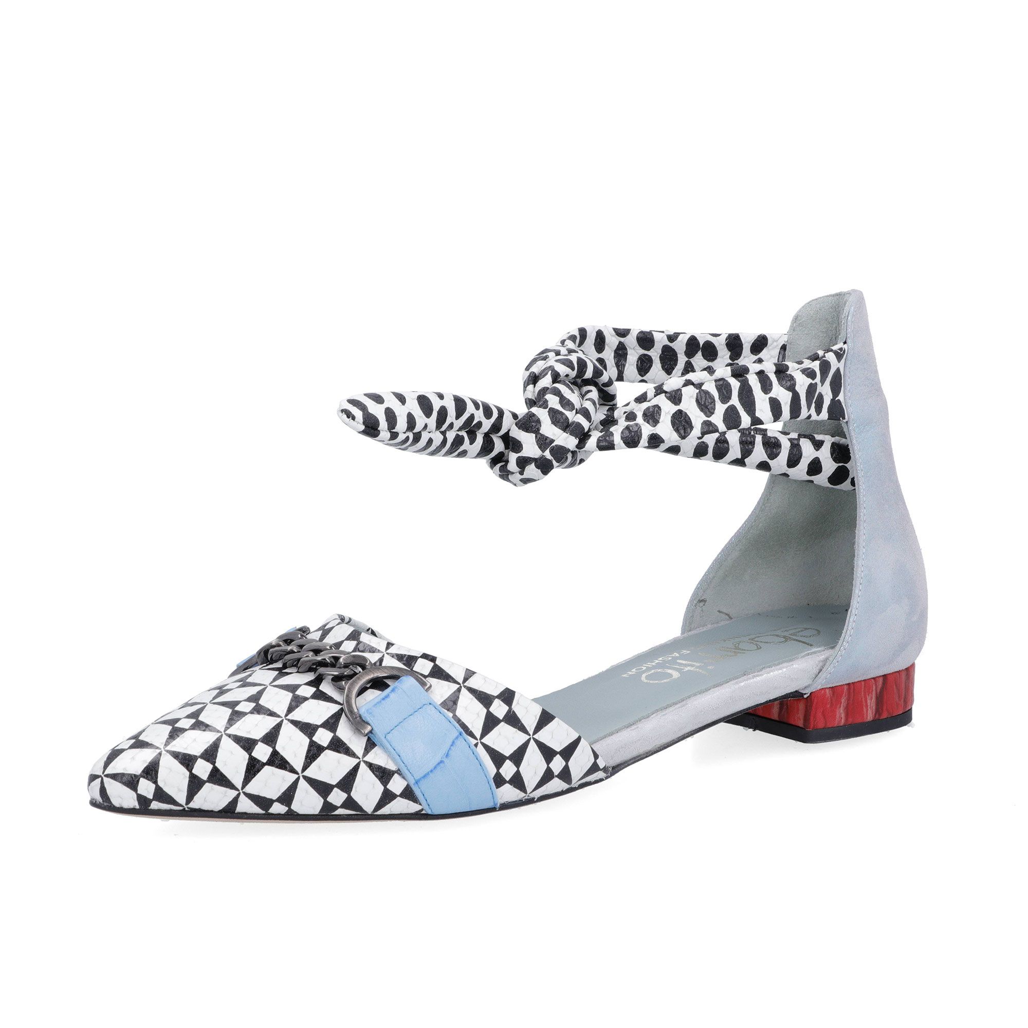 Ebarrito
Ballerine in pelle
patchwork con fiocco
e tacco 2 cm
