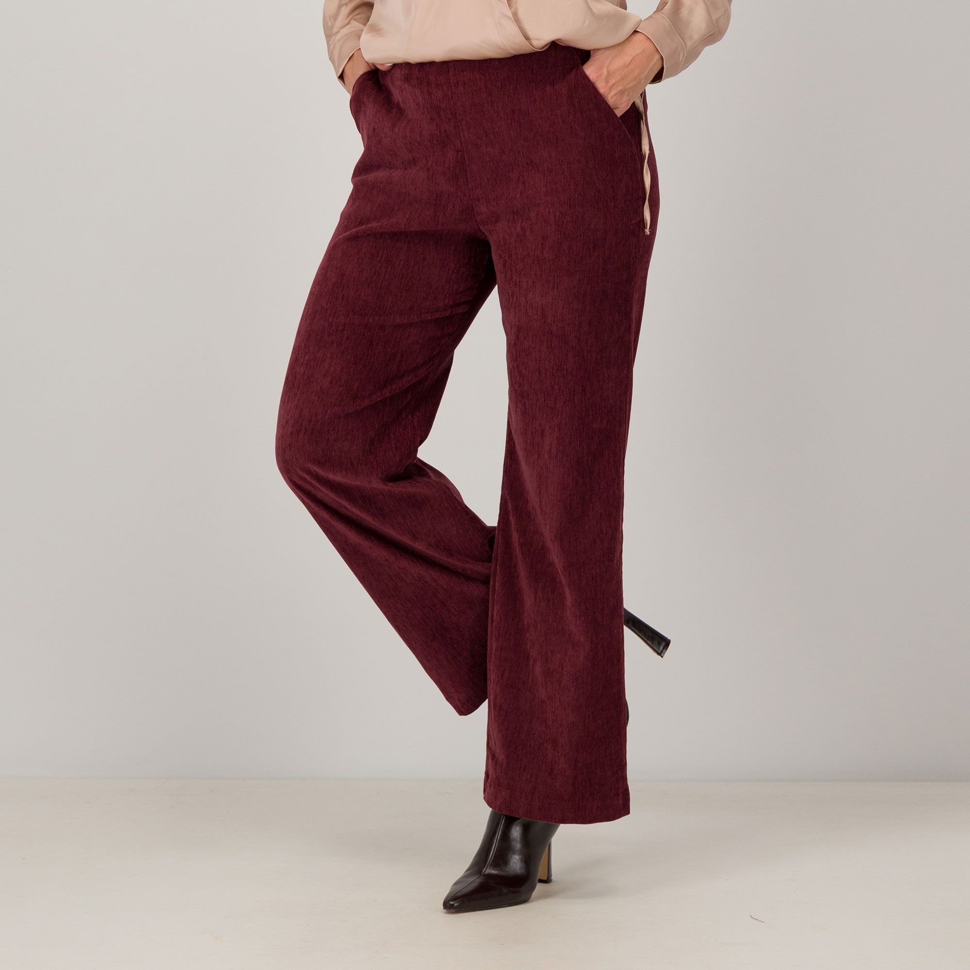 M’ama
Pantaloni a gamba
dritta con elastico