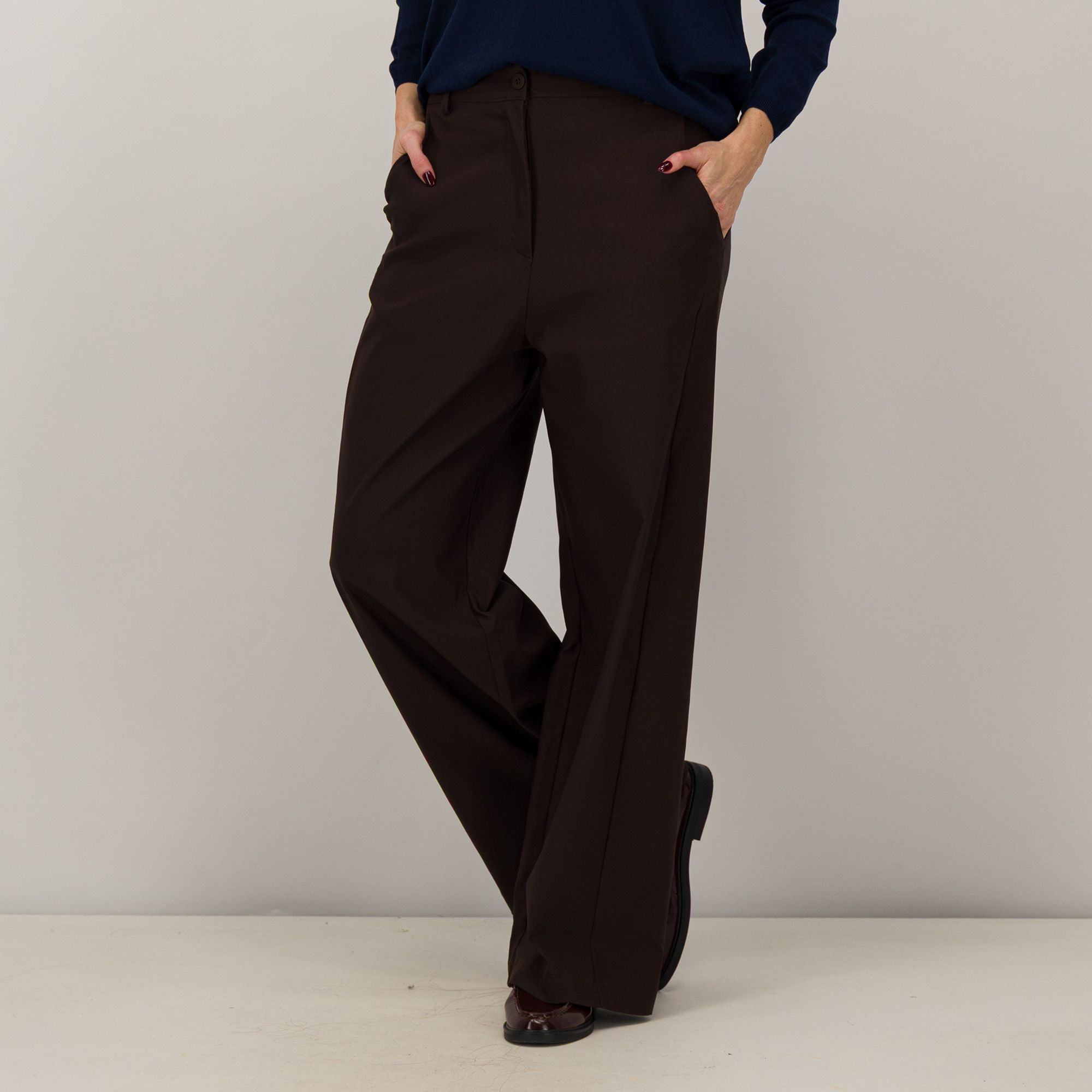 Lucrezia Sciortino
Pantaloni a palazzo
con elastico