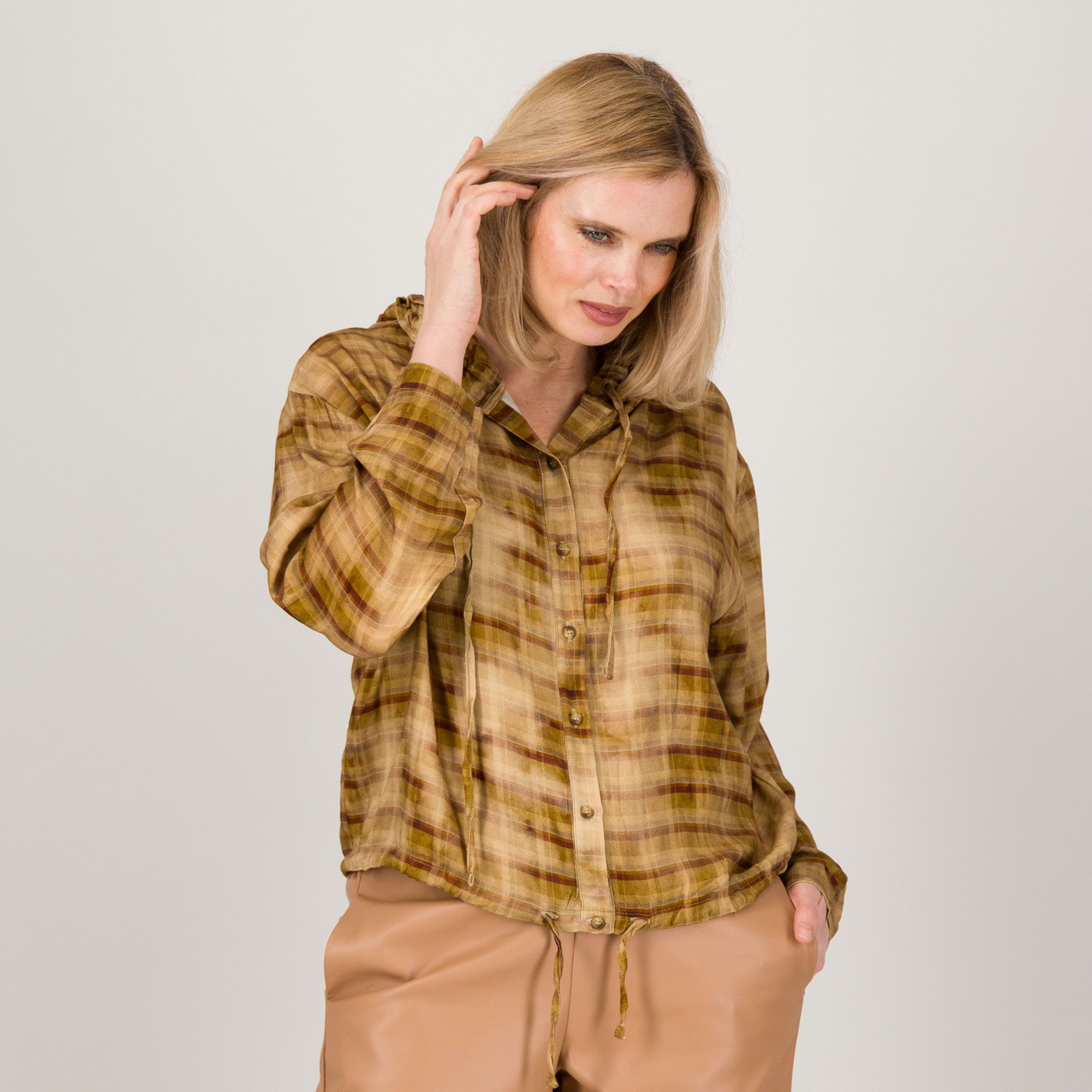 Mood Atelier
Camicia con
cappuccio
a maniche lunghe