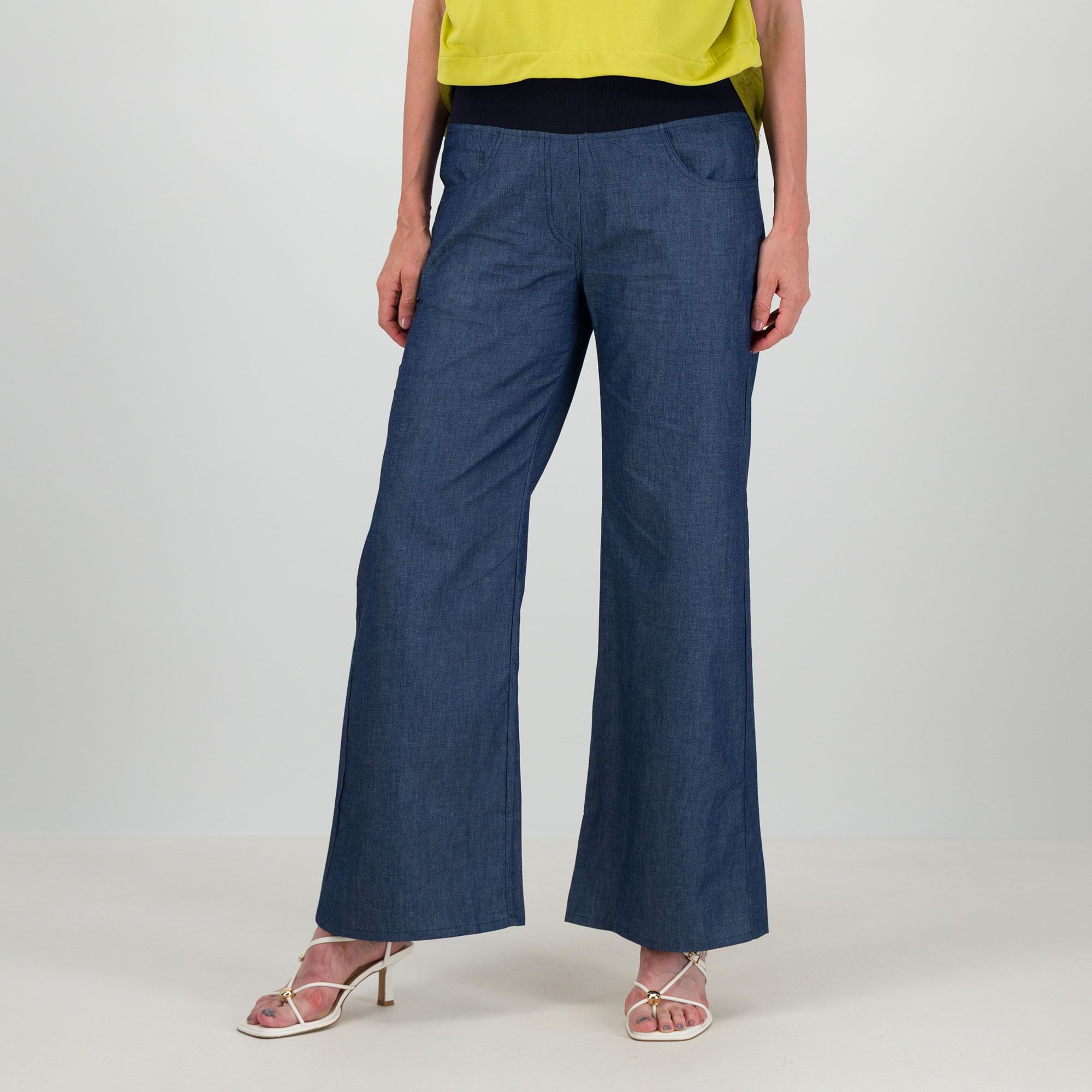 M’ama
Pantaloni in chambray
di cotone, vita con
fascia in jersey