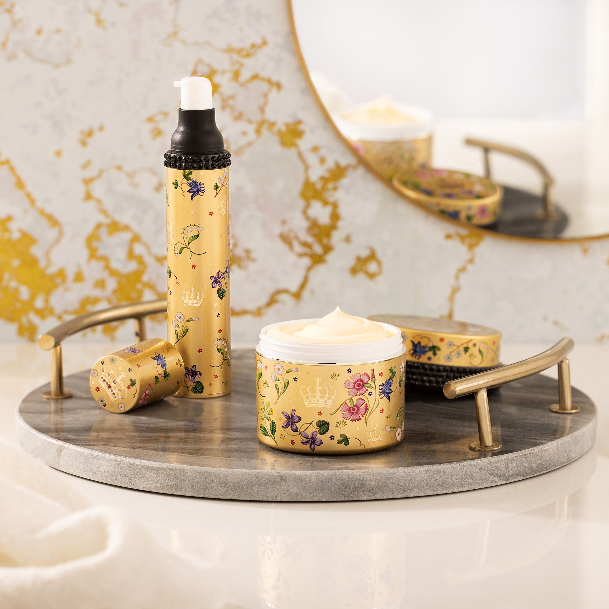 PRAI
Kit 24K Gold Wrinkle
Repair: siero (50 ml)
e crema (100 ml)