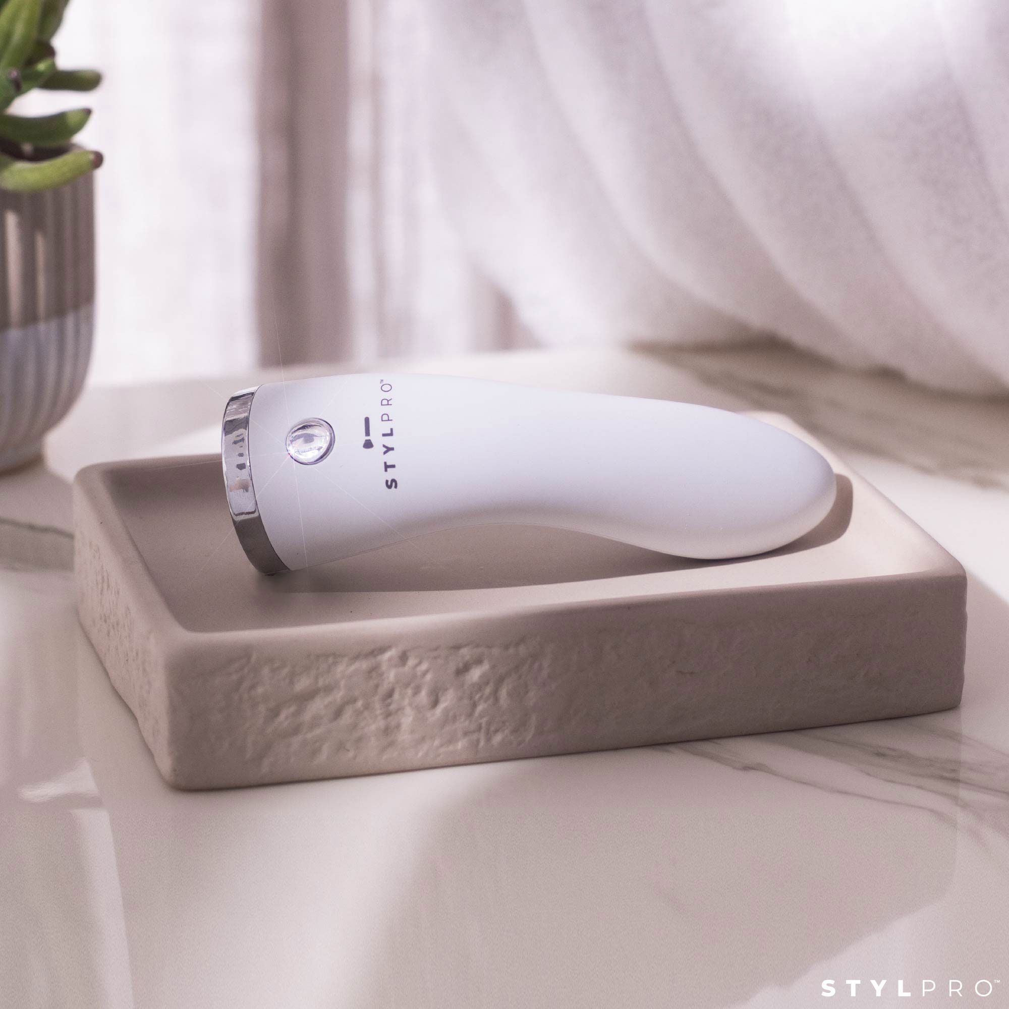 StylPro
Mini LED Wand
Beauty tool viso