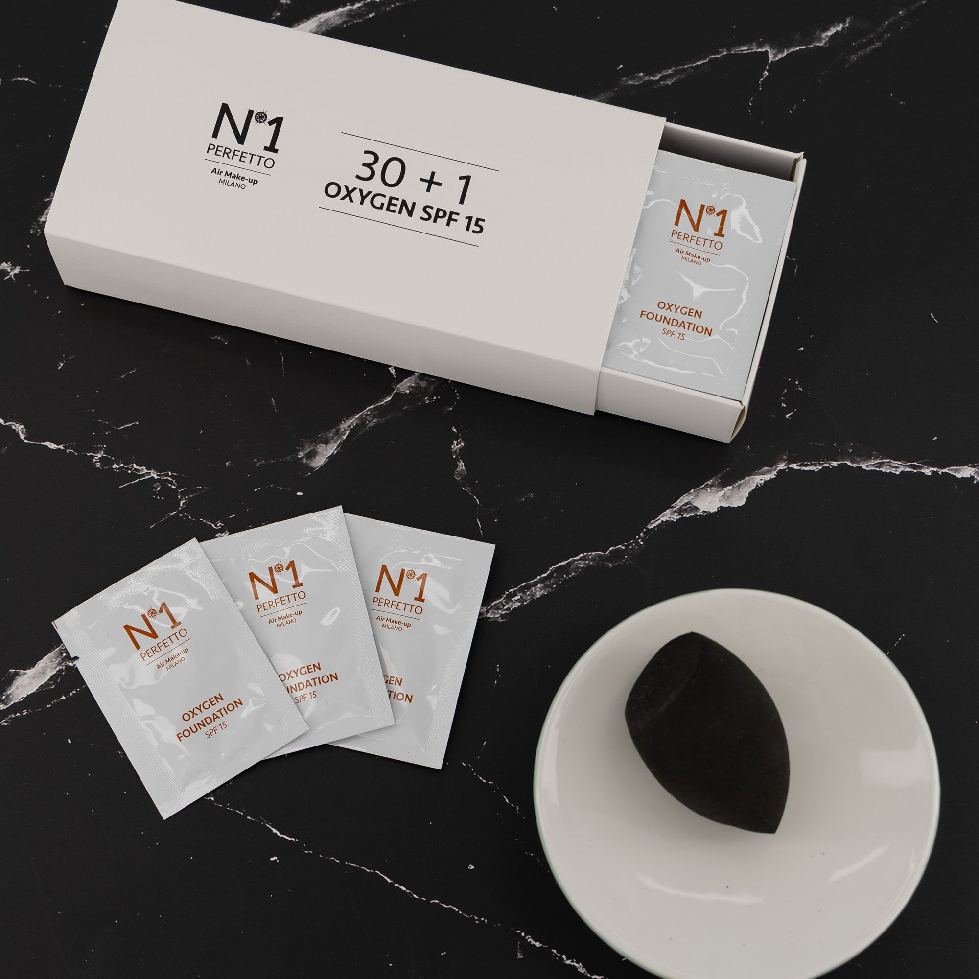 N°1 Perfetto
Fondotinta monodose
SPF15 (31 pz - 2g)
e applicatore