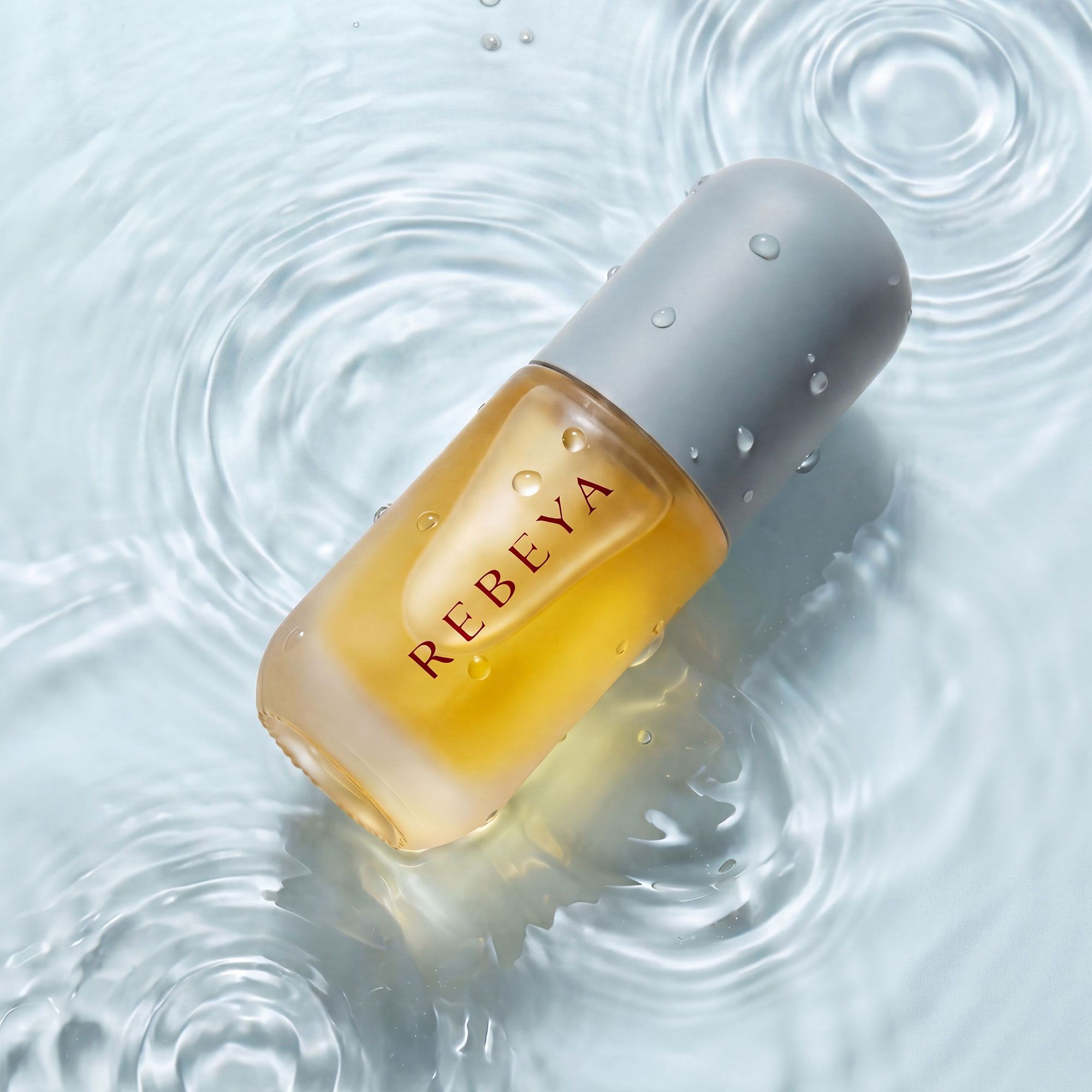 Rebeya
Olio capelli
disciplinante
e protettivo (30 ml)