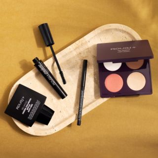 Rougj
Kit make-up: palette,
mascara, matita
e crema colorata