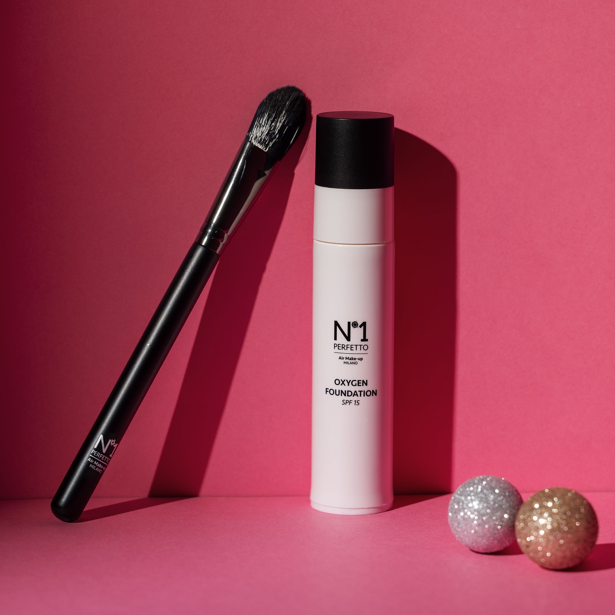 N°1 PERFETTO
Fondotinta fluido
Oxygen SPF15 (50ml)
e pennello