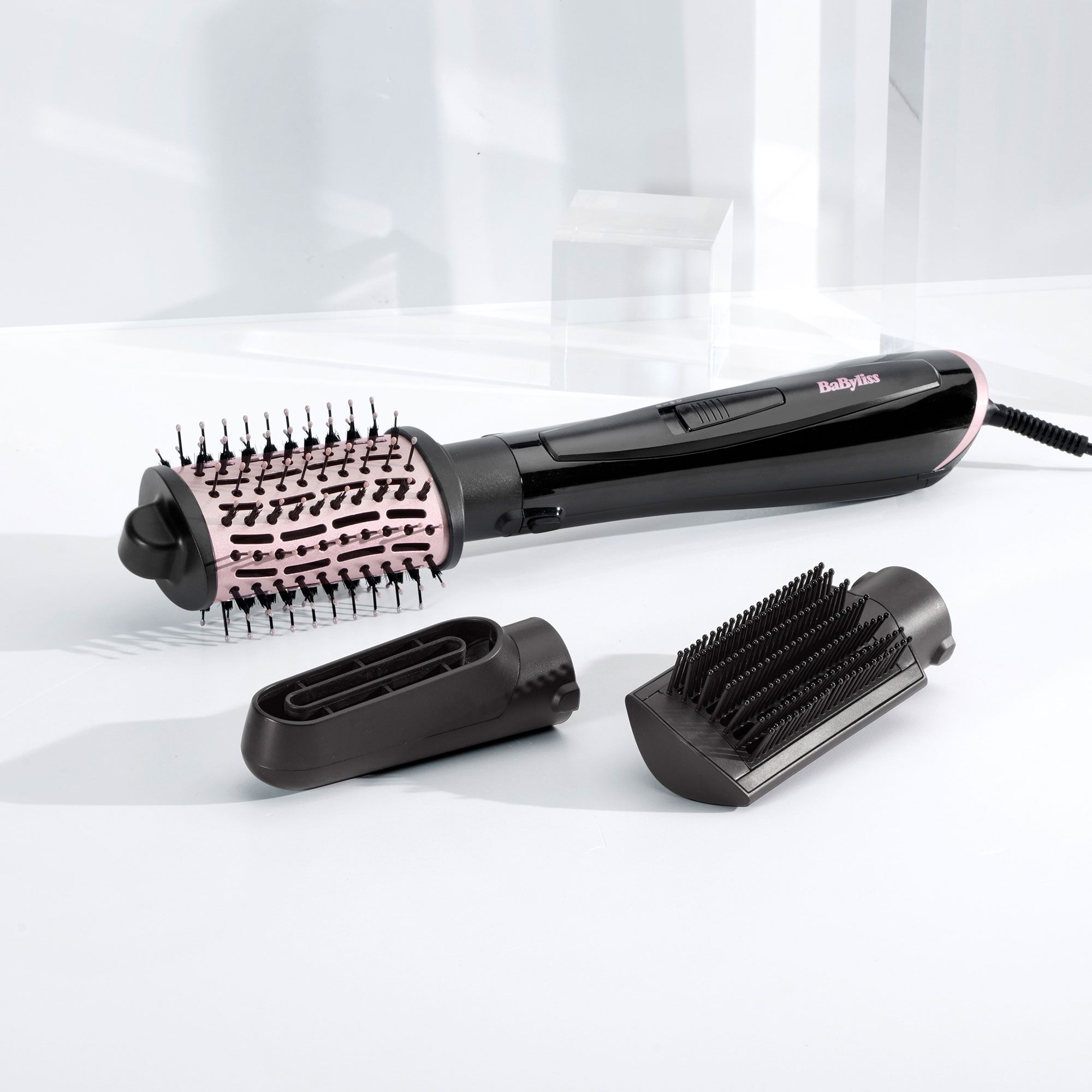Babyliss
Style Smooth Spazzola
capelli ad aria
con 3 accessori